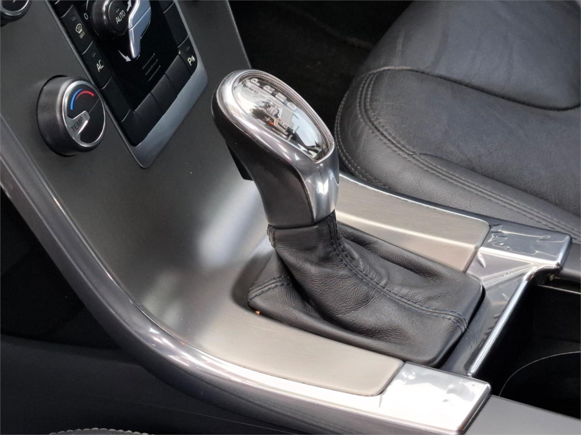 2012 VOLVO XC60 DZ MY12 T5 6 SP AUTO DUAL CLUTCH 4D WAGON