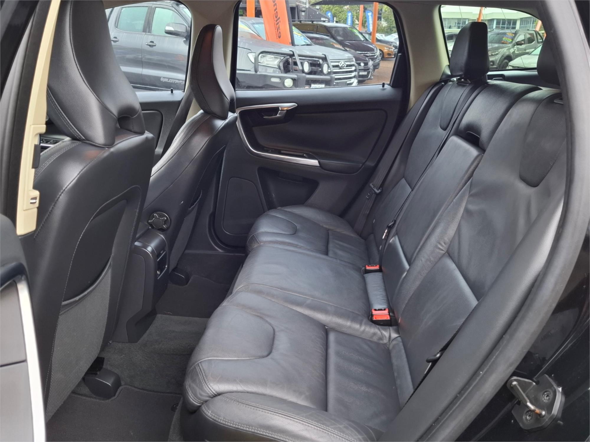 2012 VOLVO XC60 DZ MY12 T5 6 SP AUTO DUAL CLUTCH 4D WAGON