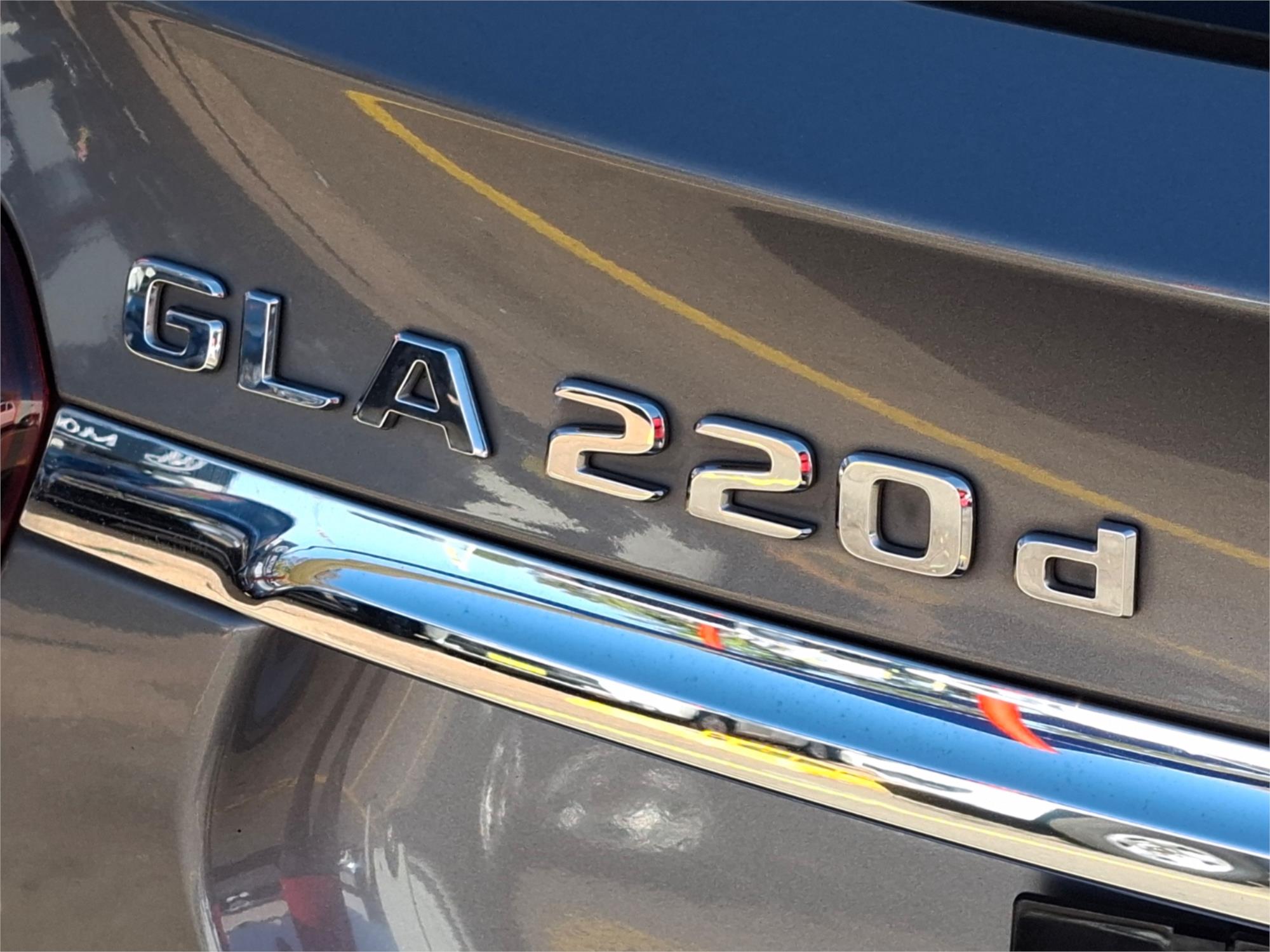 2017 MERCEDES-BENZ GLA X156 MY17 220 d 7 SP AUTO DUAL CLUTCH 4D WAGON