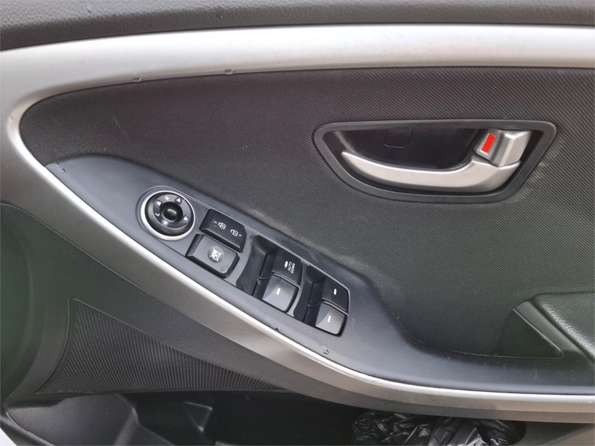 2016 HYUNDAI i30 GD4 SERIES 2 ACTIVE 6 SP AUTOMATIC 5D HATCHBACK