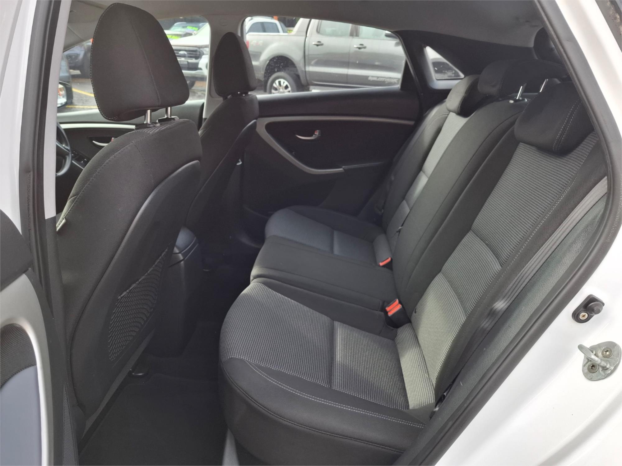 2016 HYUNDAI i30 GD4 SERIES 2 ACTIVE 6 SP AUTOMATIC 5D HATCHBACK