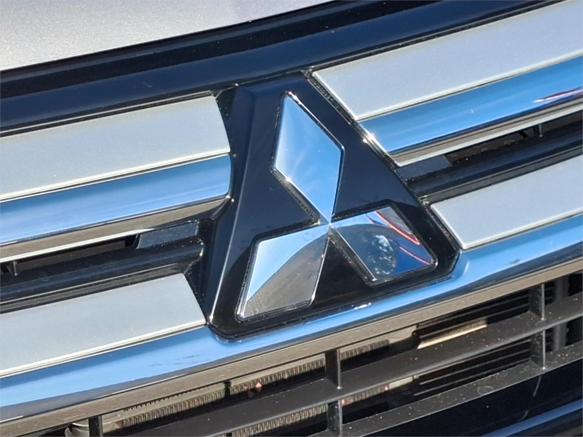 2017 MITSUBISHI OUTLANDER ZK MY17 LS (4x2) CONTINUOUS VARIABLE 4D WAGON