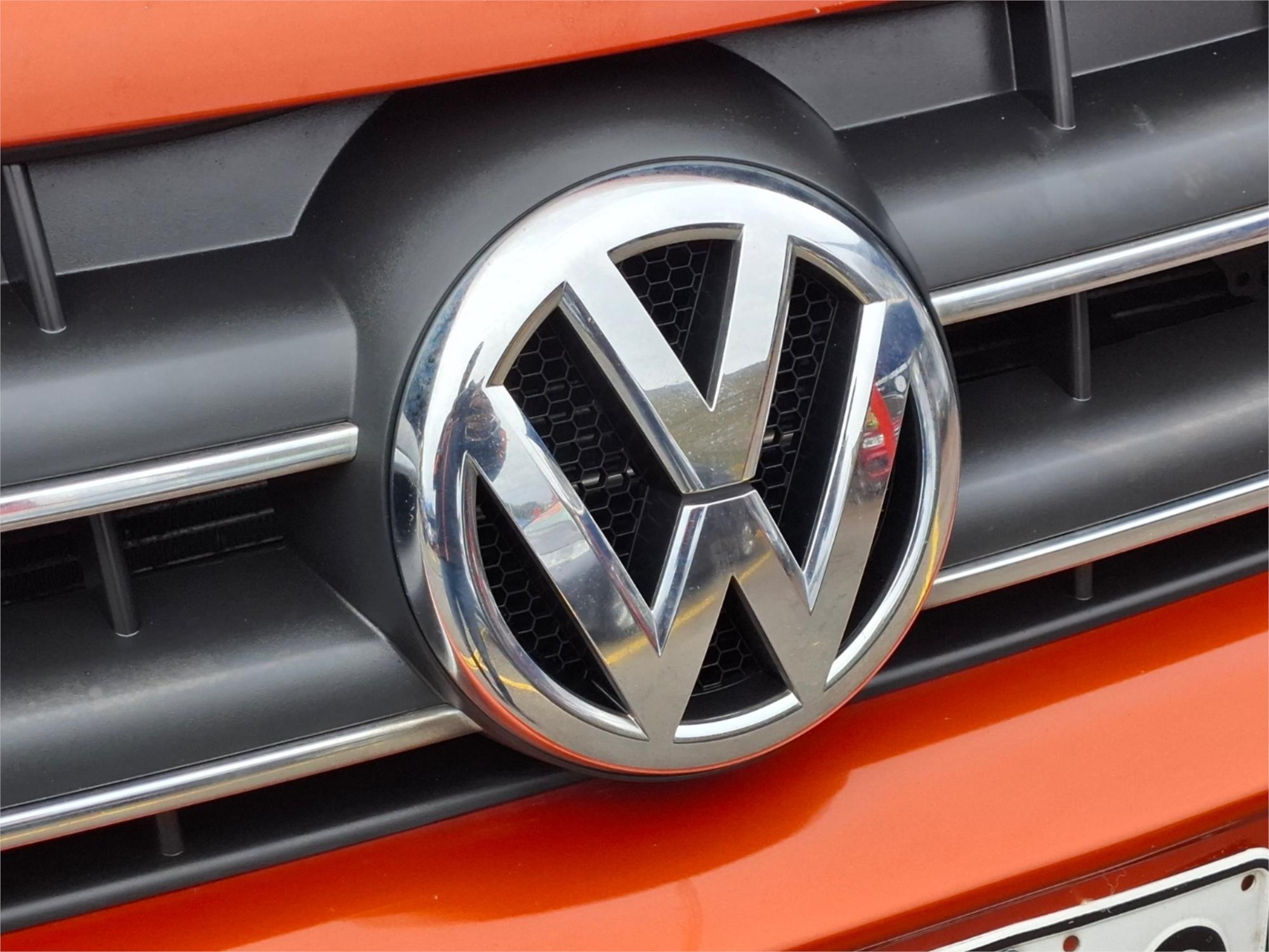 2015 VOLKSWAGEN AMAROK 2H MY14 TDI420 (4x4) 8 SP AUTOMATIC DUAL C/CHAS