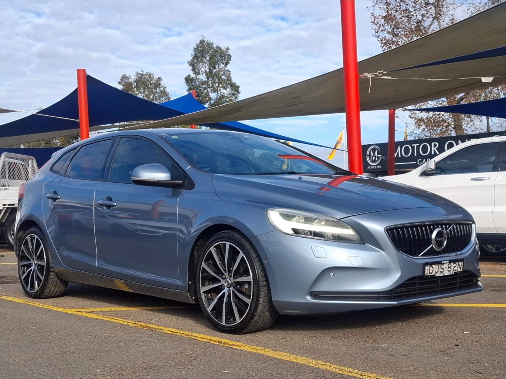 2016 VOLVO V40 M MY16 D2 KINETIC 6 SP AUTOMATIC 5D HATCHBACK