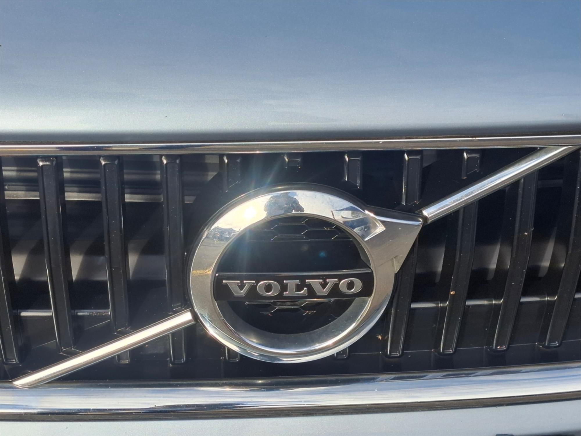 2016 VOLVO V40 M MY16 D2 KINETIC 6 SP AUTOMATIC 5D HATCHBACK
