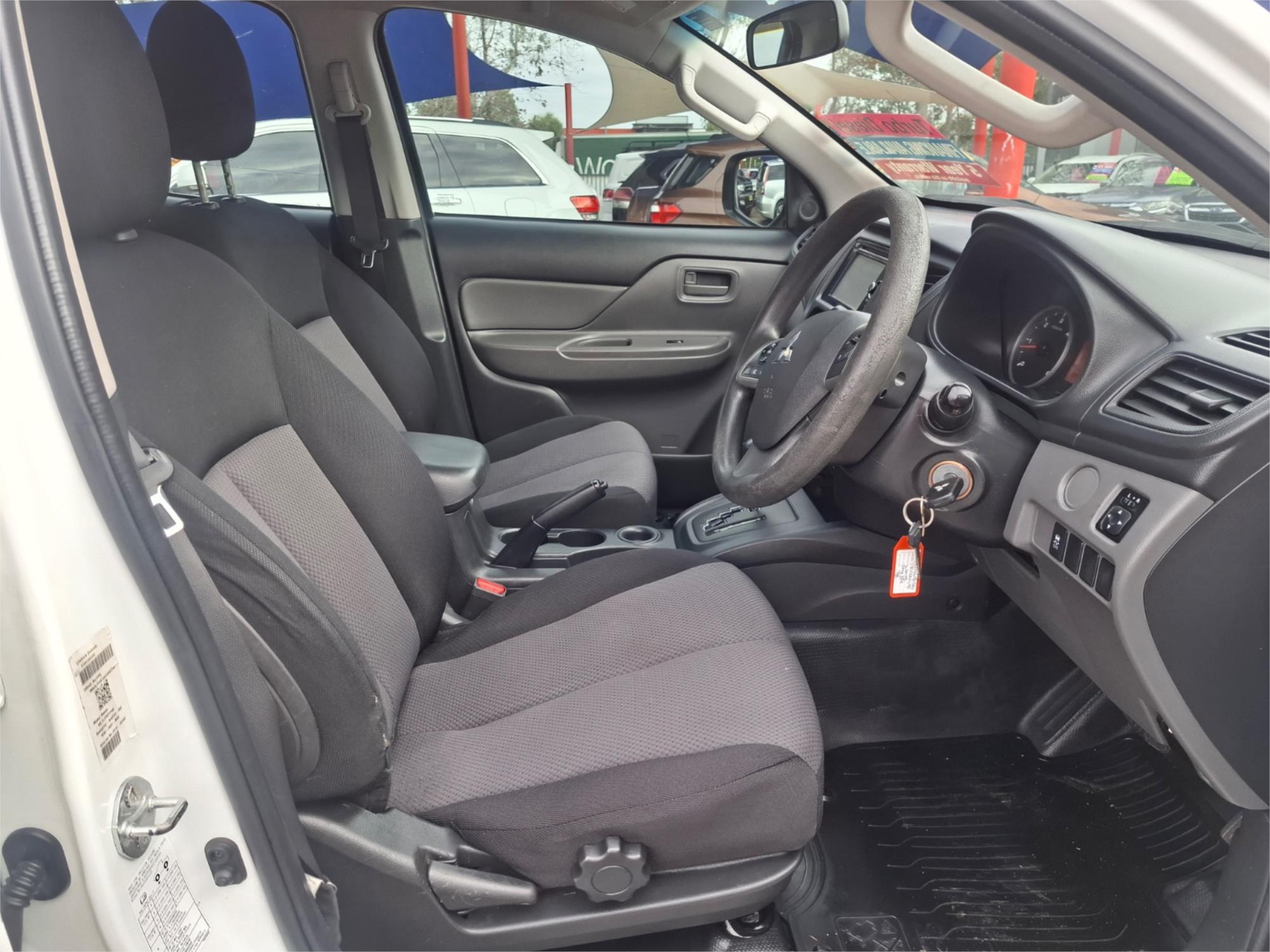 2016 MITSUBISHI TRITON MQ MY16 GLX (4x4) 5 SP AUTOMATIC DUAL C/CHAS