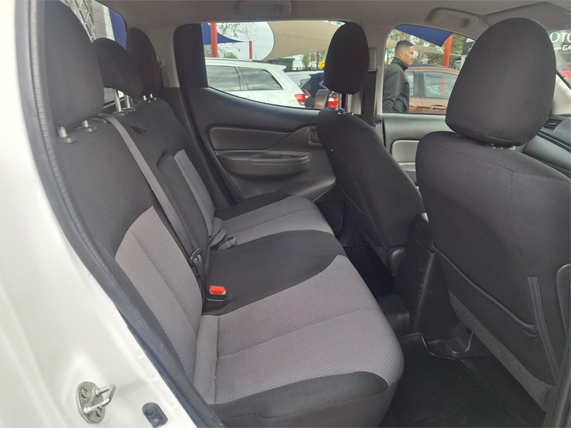 2016 MITSUBISHI TRITON MQ MY16 GLX (4x4) 5 SP AUTOMATIC DUAL C/CHAS