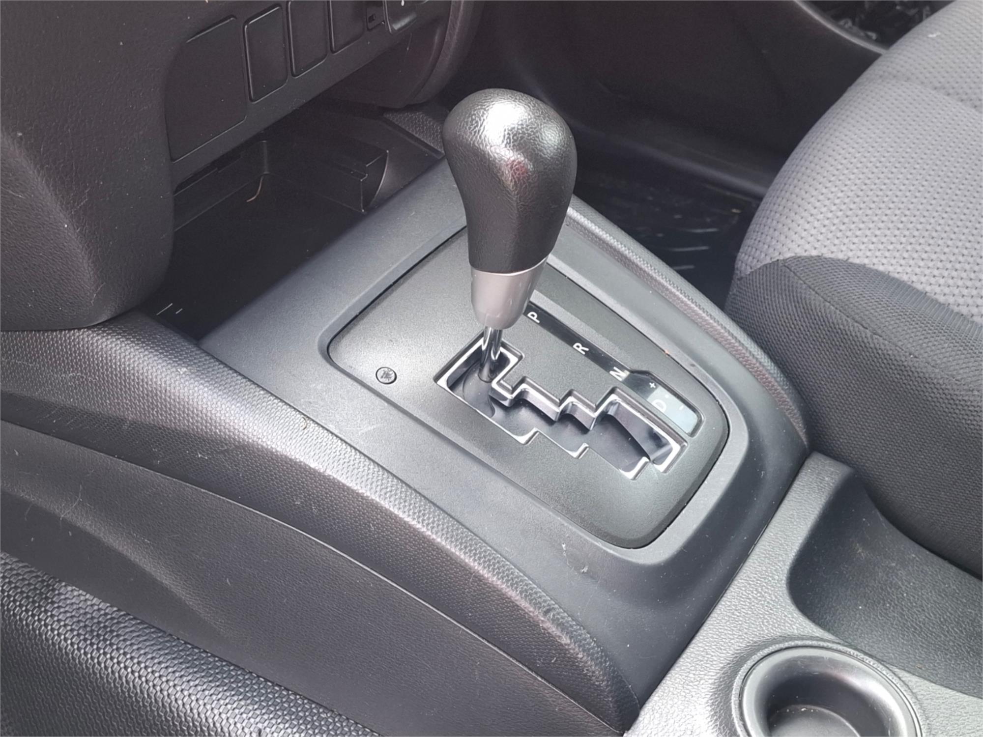 2016 MITSUBISHI TRITON MQ MY16 GLX (4x4) 5 SP AUTOMATIC DUAL C/CHAS