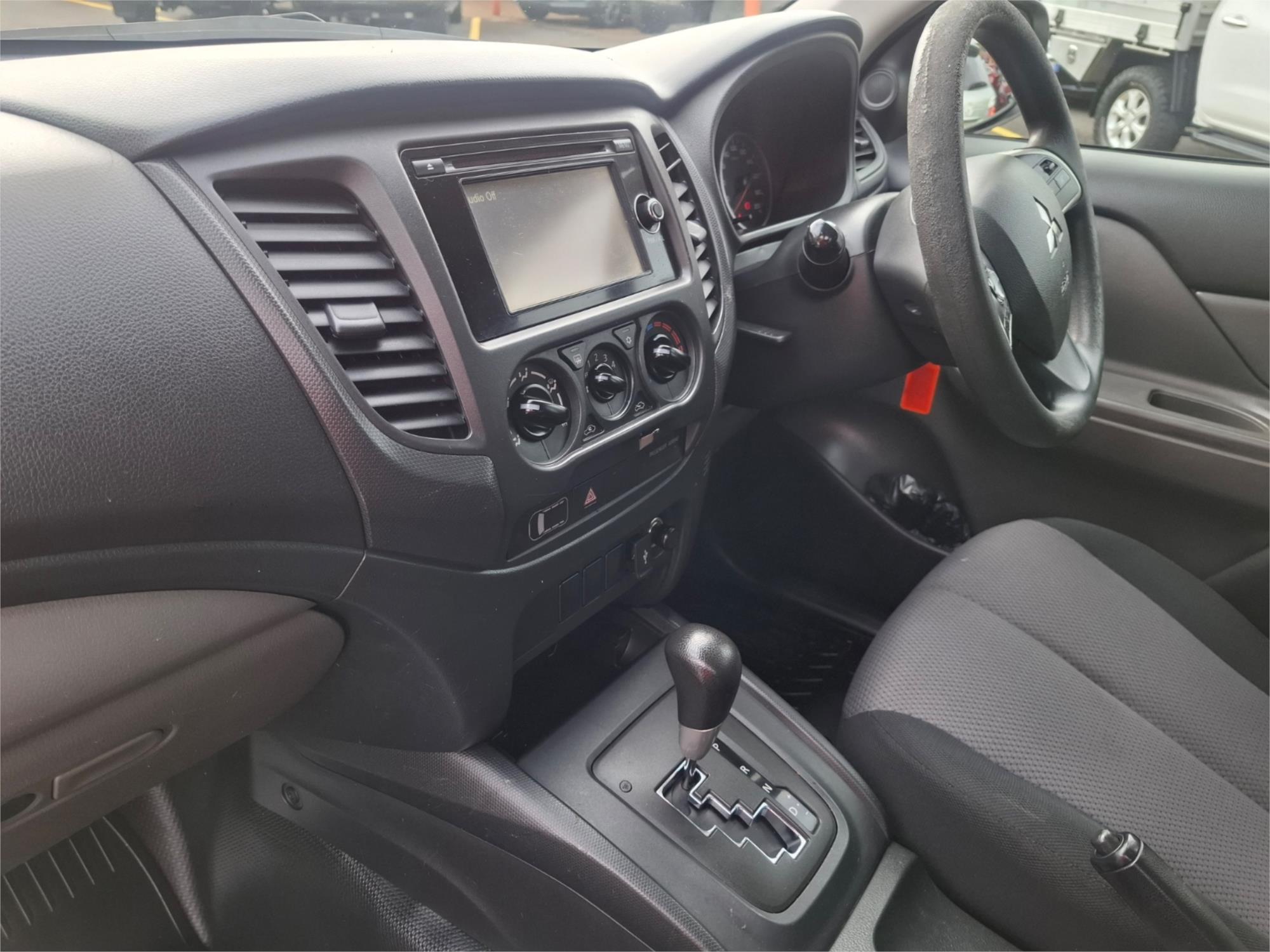 2016 MITSUBISHI TRITON MQ MY16 GLX (4x4) 5 SP AUTOMATIC DUAL C/CHAS