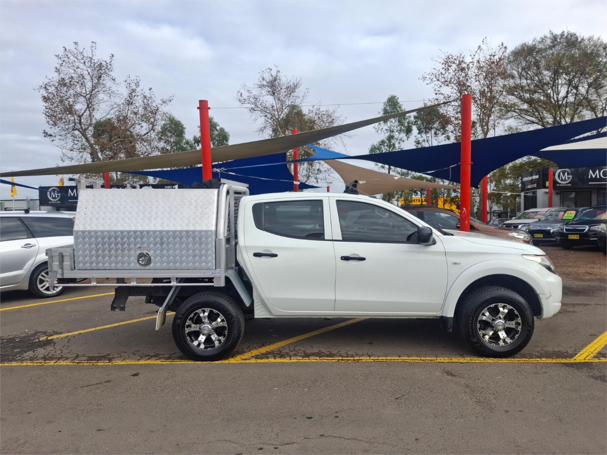 2016 MITSUBISHI TRITON MQ MY16 GLX (4x4) 5 SP AUTOMATIC DUAL C/CHAS