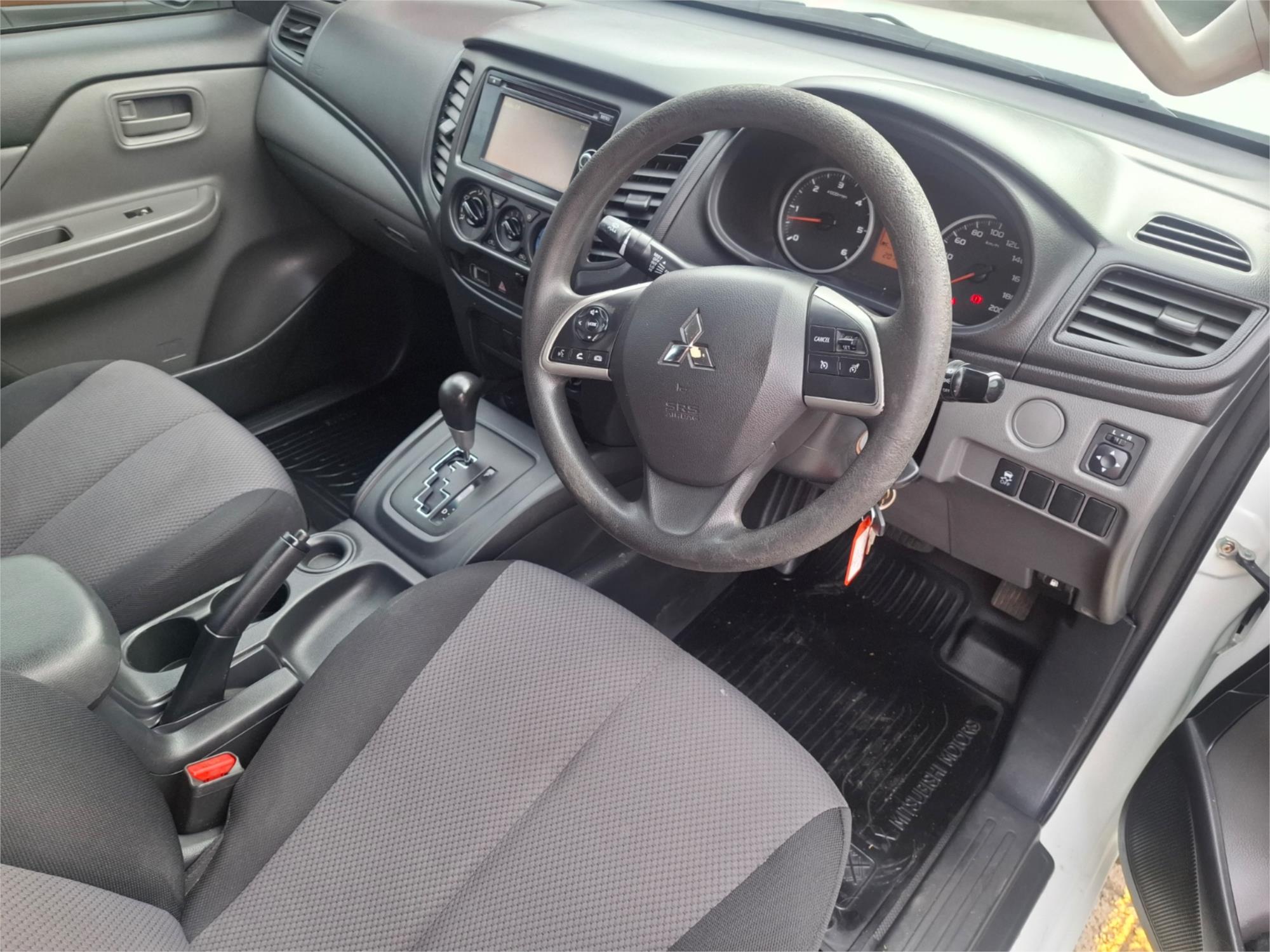 2016 MITSUBISHI TRITON MQ MY16 GLX (4x4) 5 SP AUTOMATIC DUAL C/CHAS