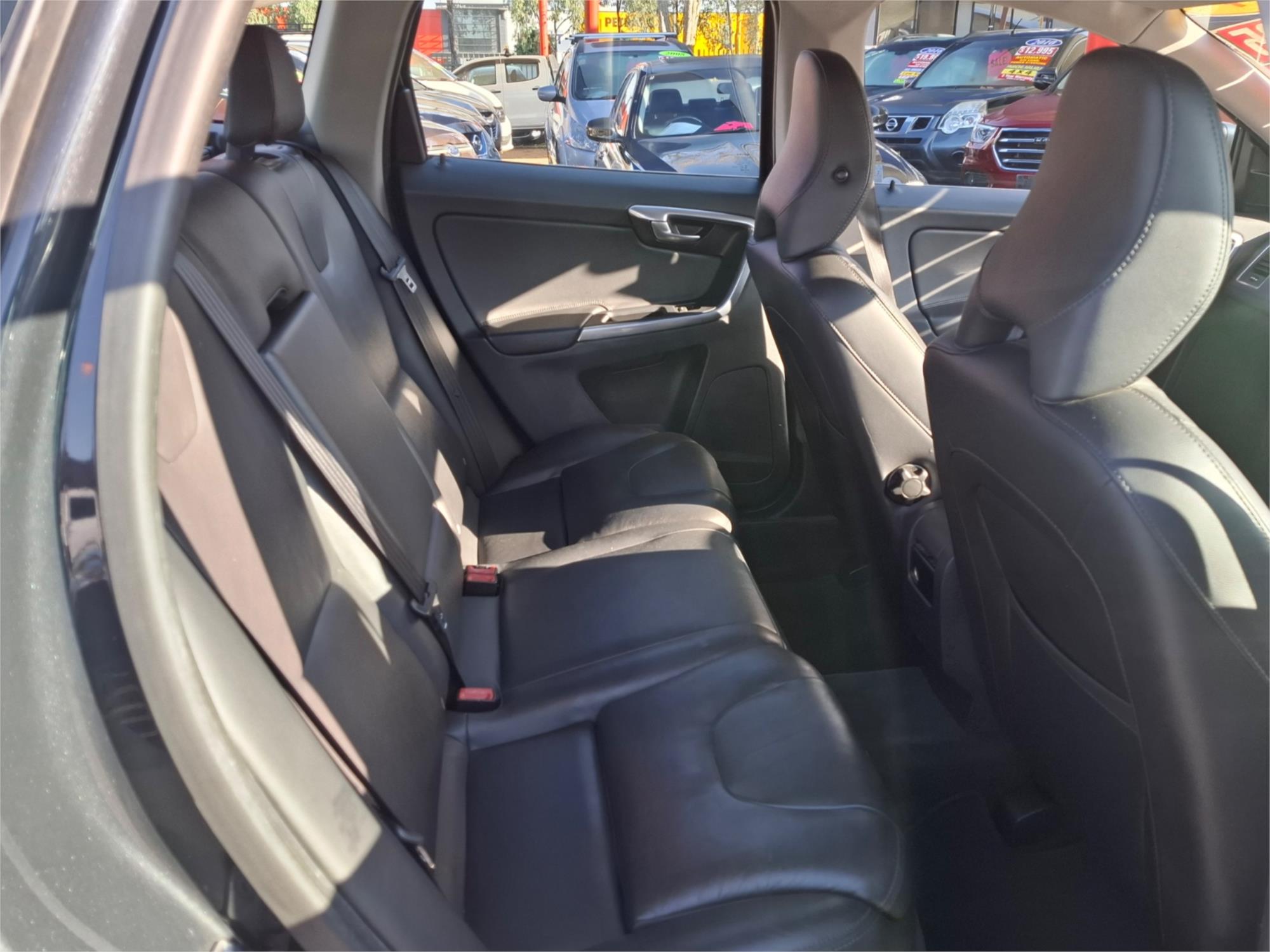2014 VOLVO XC60 DZ MY14 T5 KINETIC 6 SP AUTO DUAL CLUTCH 4D WAGON