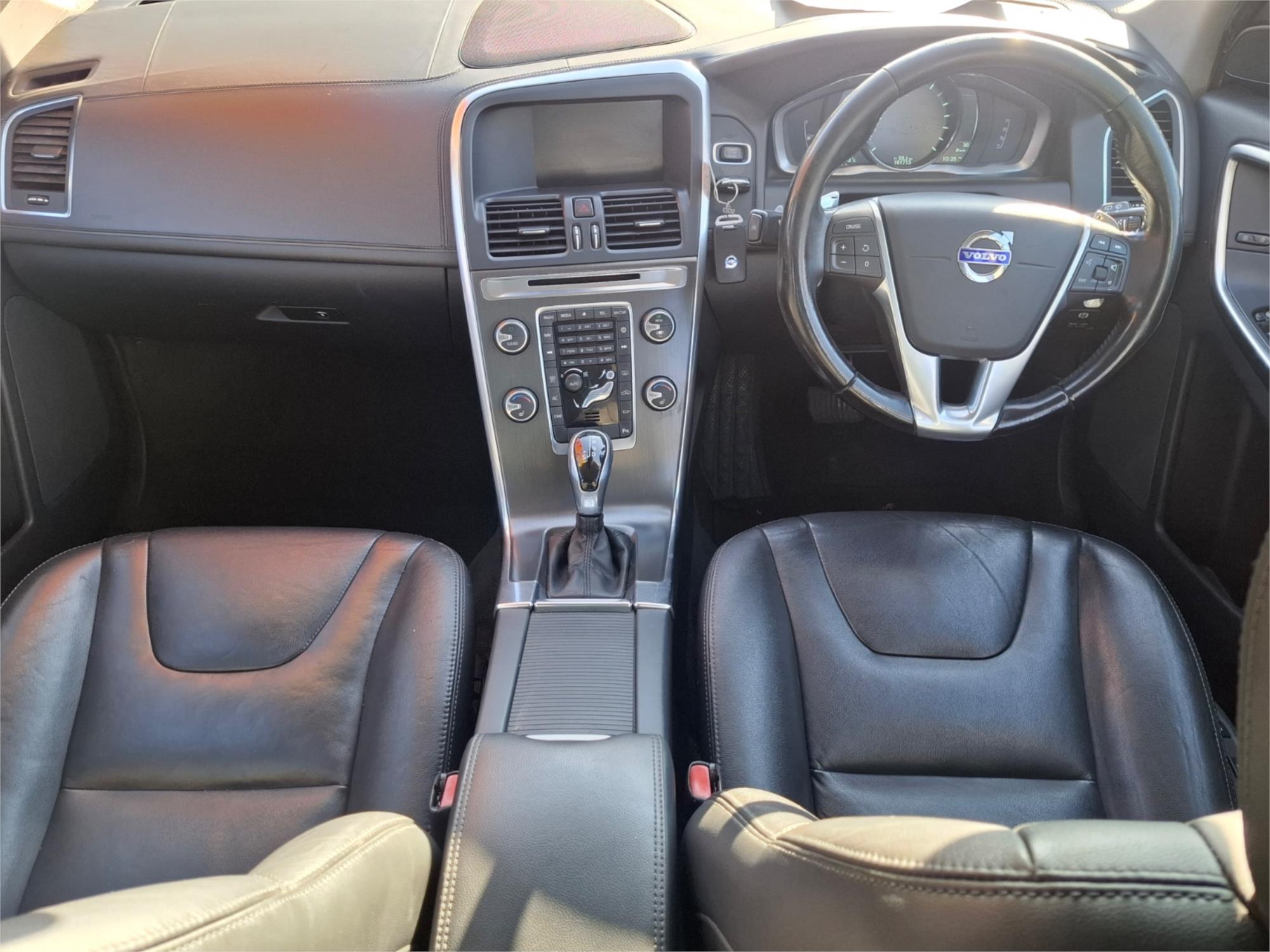 2014 VOLVO XC60 DZ MY14 T5 KINETIC 6 SP AUTO DUAL CLUTCH 4D WAGON