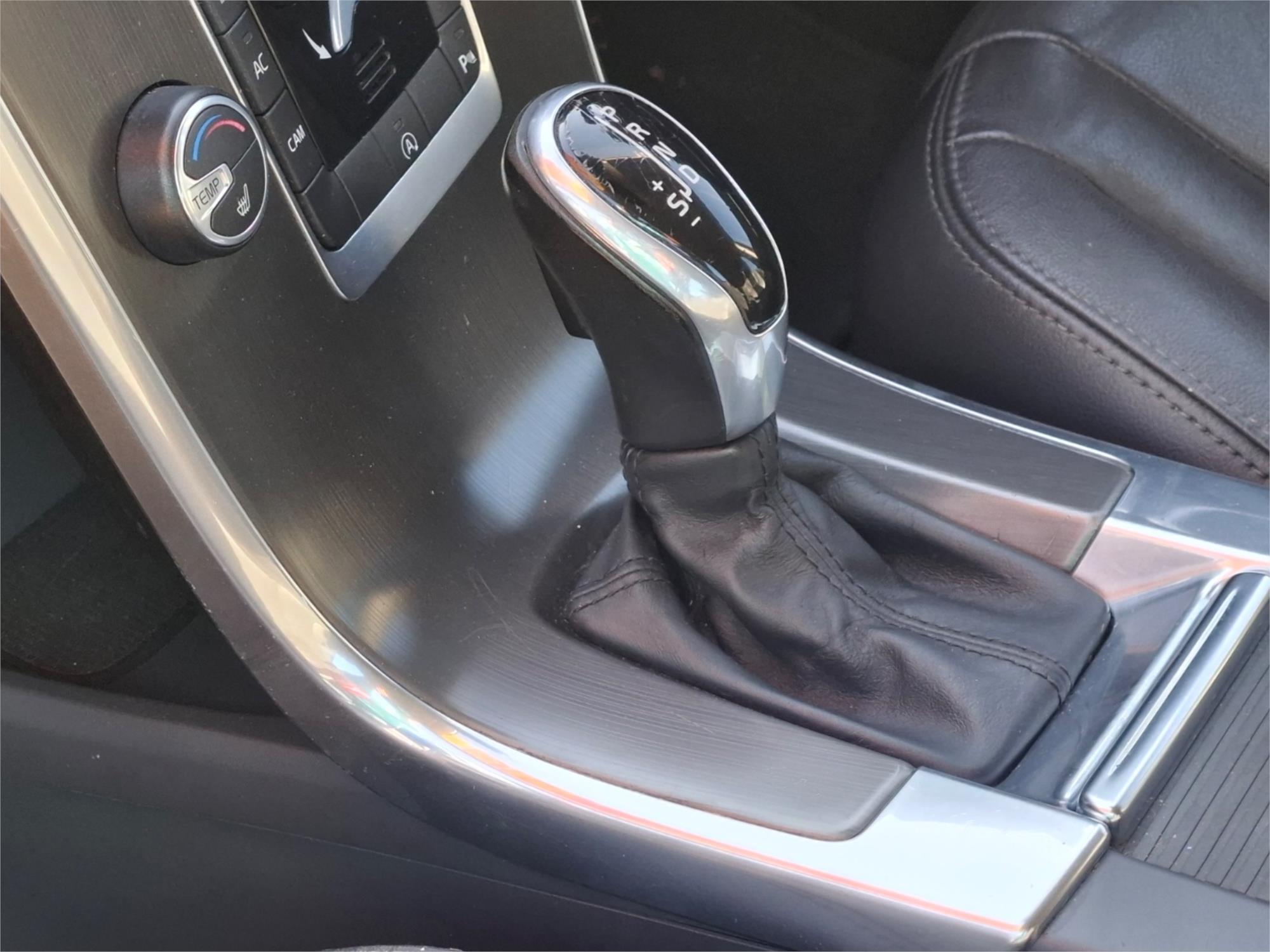 2014 VOLVO XC60 DZ MY14 T5 KINETIC 6 SP AUTO DUAL CLUTCH 4D WAGON