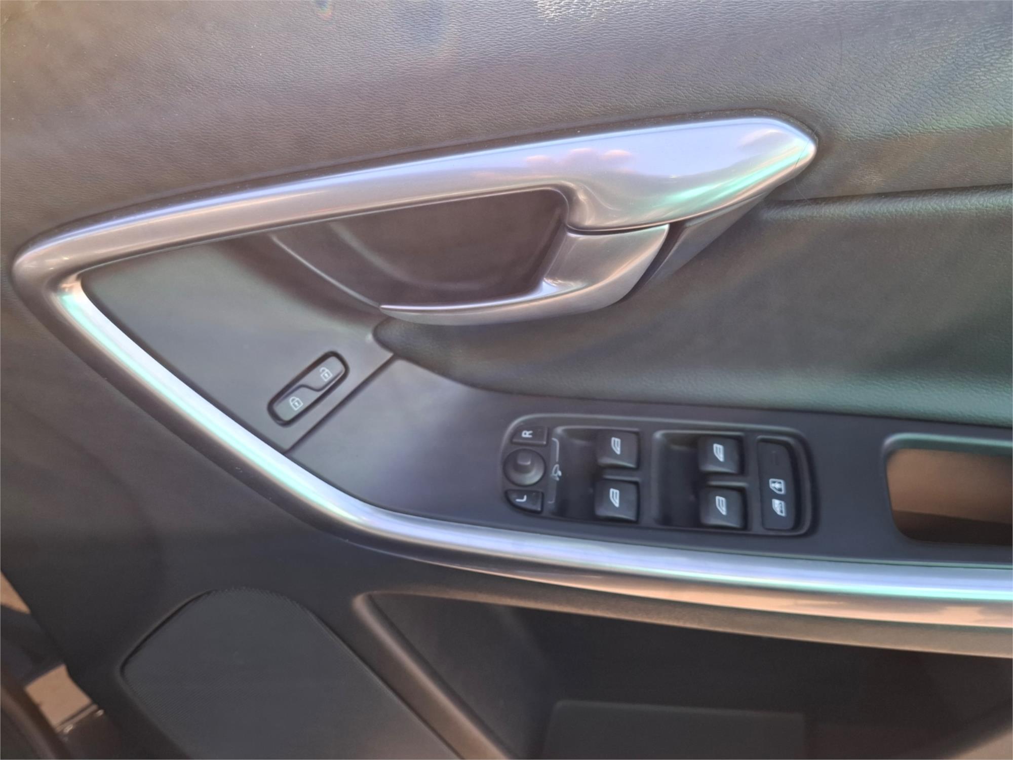 2014 VOLVO XC60 DZ MY14 T5 KINETIC 6 SP AUTO DUAL CLUTCH 4D WAGON