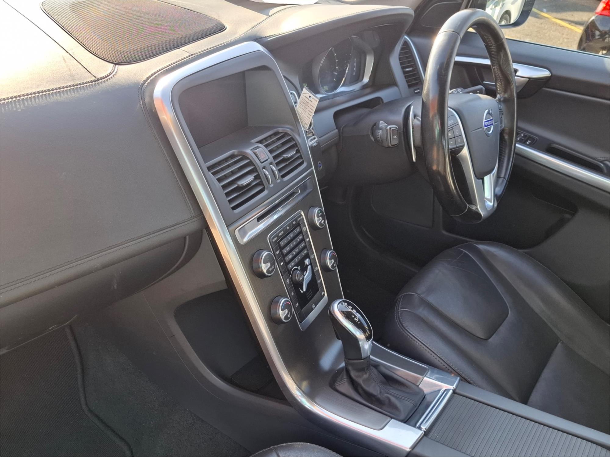 2014 VOLVO XC60 DZ MY14 T5 KINETIC 6 SP AUTO DUAL CLUTCH 4D WAGON