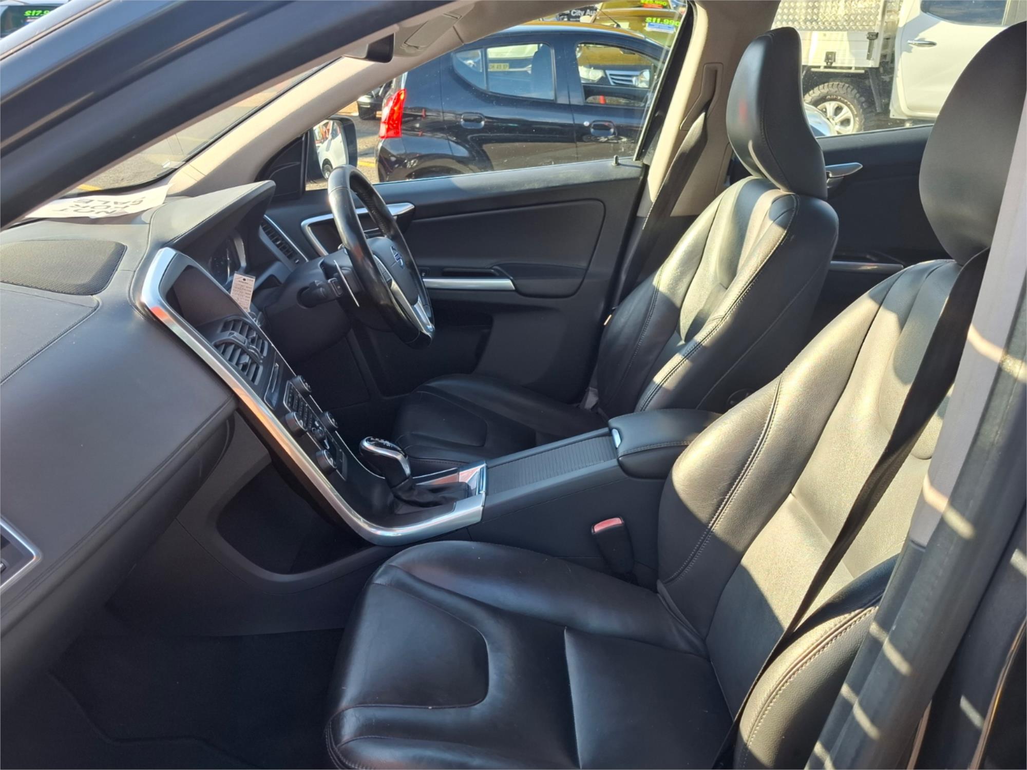 2014 VOLVO XC60 DZ MY14 T5 KINETIC 6 SP AUTO DUAL CLUTCH 4D WAGON
