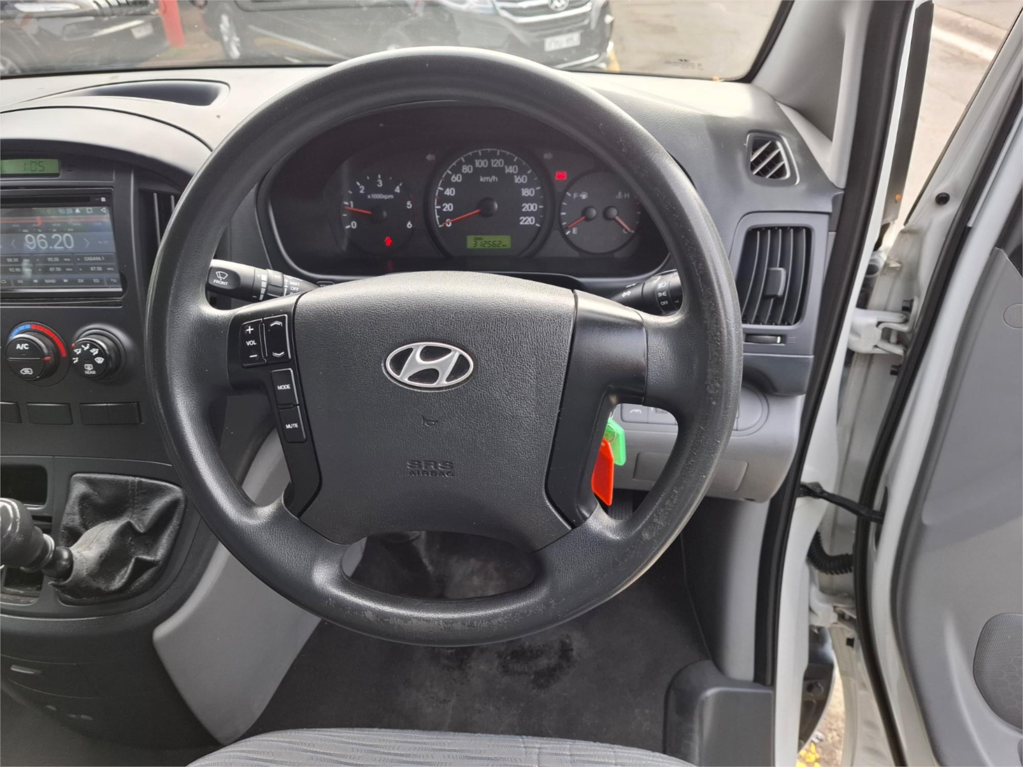 2015 HYUNDAI iLOAD TQ SERIES 2 (TQ3) 6 SP MANUAL 4D VAN
