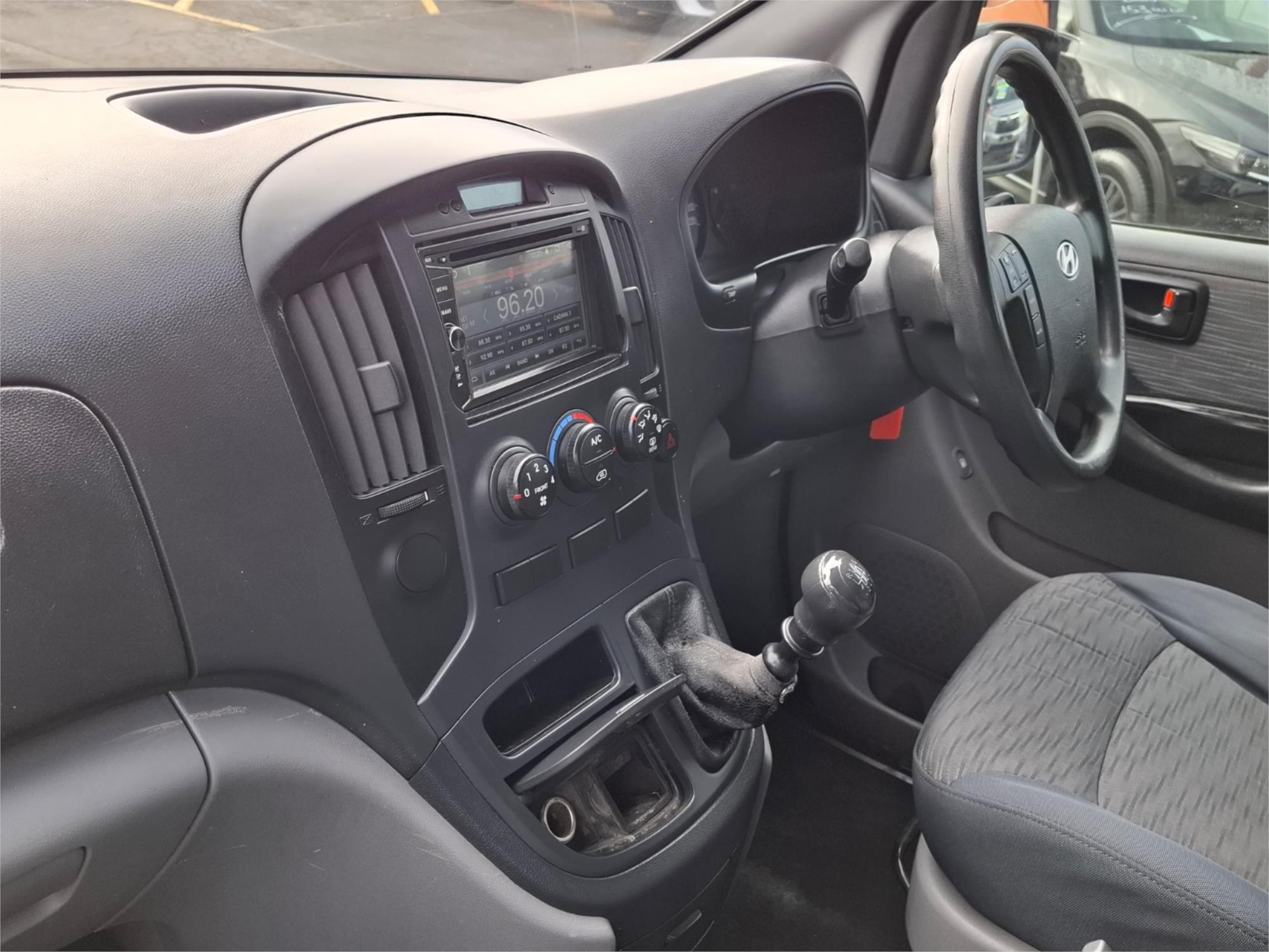 2015 HYUNDAI iLOAD TQ SERIES 2 (TQ3) 6 SP MANUAL 4D VAN