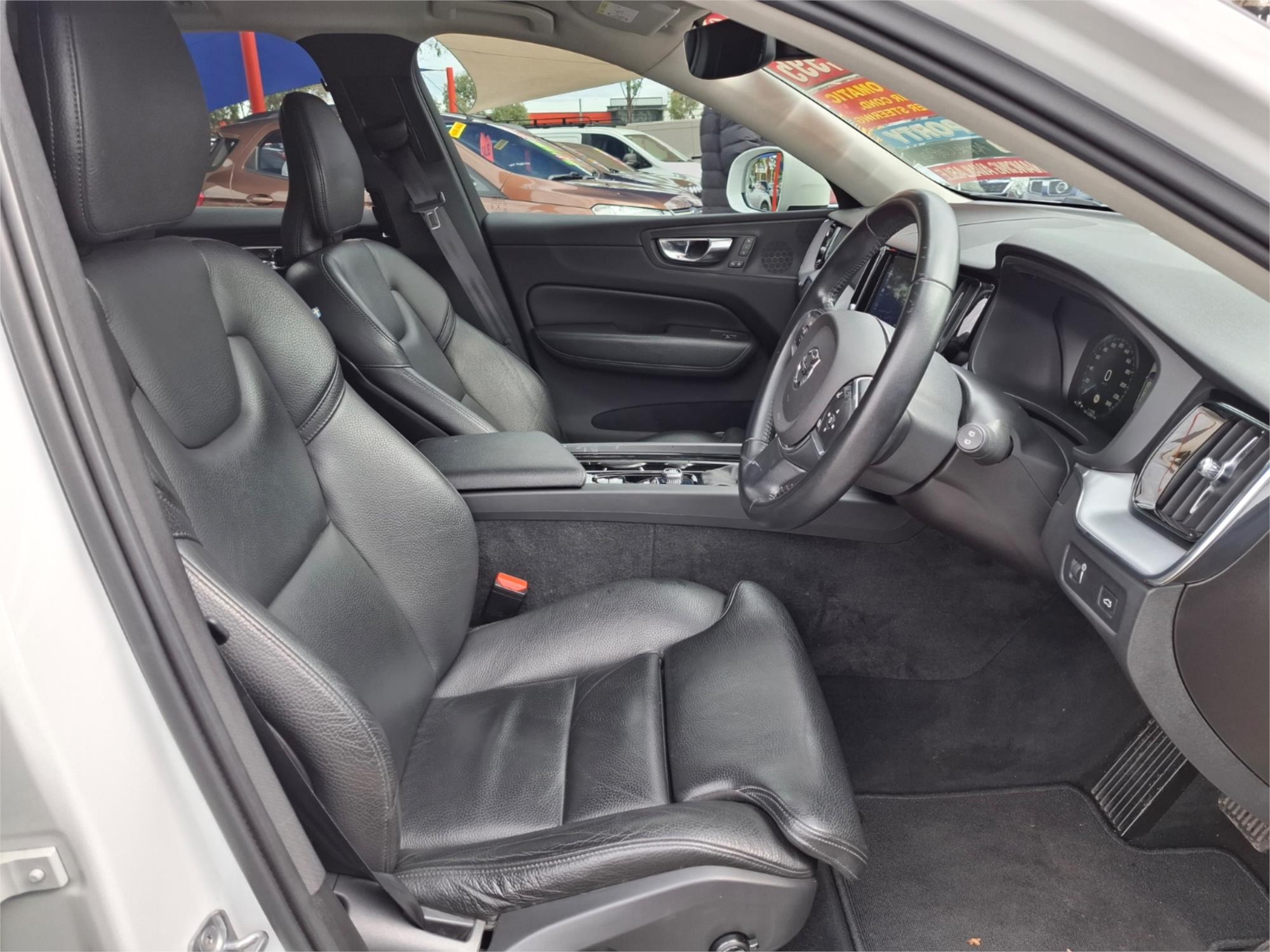2020 VOLVO XC60 246 MY20 D4 MOMENTUM (AWD) 8 SP AUTOMATIC GEARTRONIC 4D WAGON