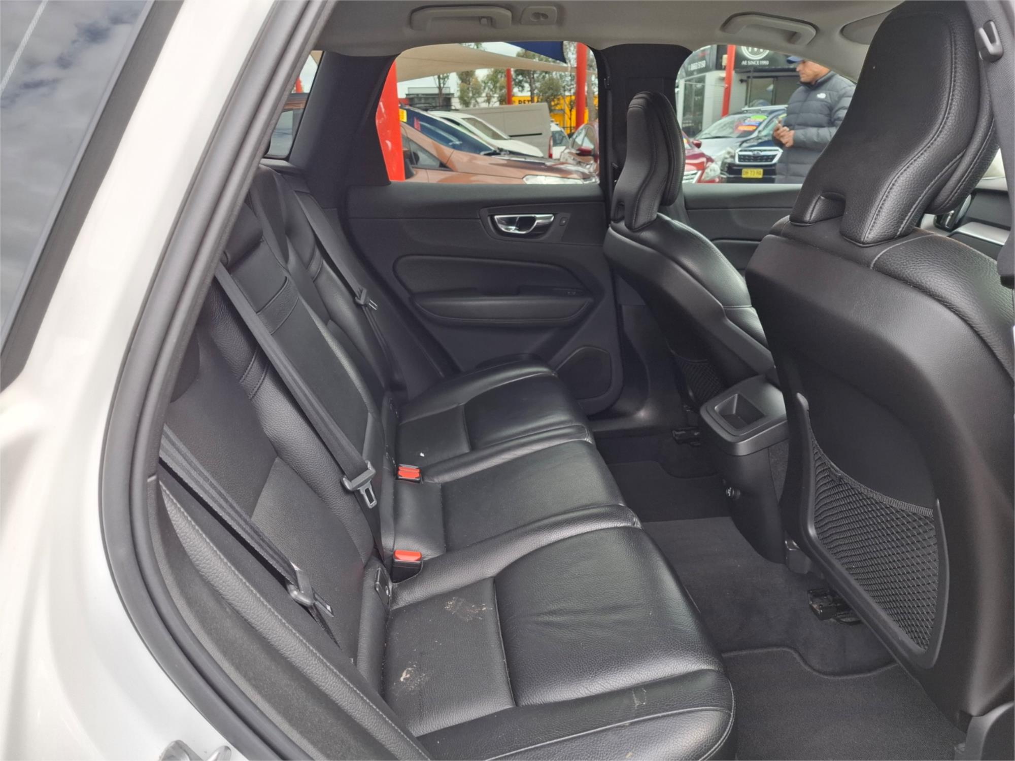2020 VOLVO XC60 246 MY20 D4 MOMENTUM (AWD) 8 SP AUTOMATIC GEARTRONIC 4D WAGON