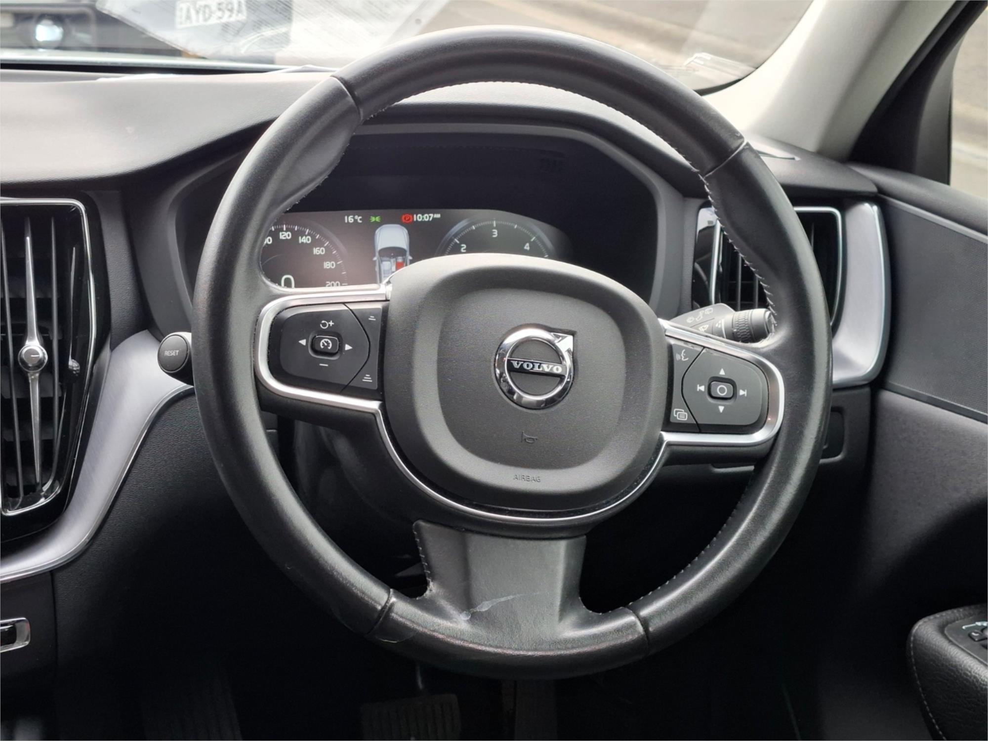 2020 VOLVO XC60 246 MY20 D4 MOMENTUM (AWD) 8 SP AUTOMATIC GEARTRONIC 4D WAGON