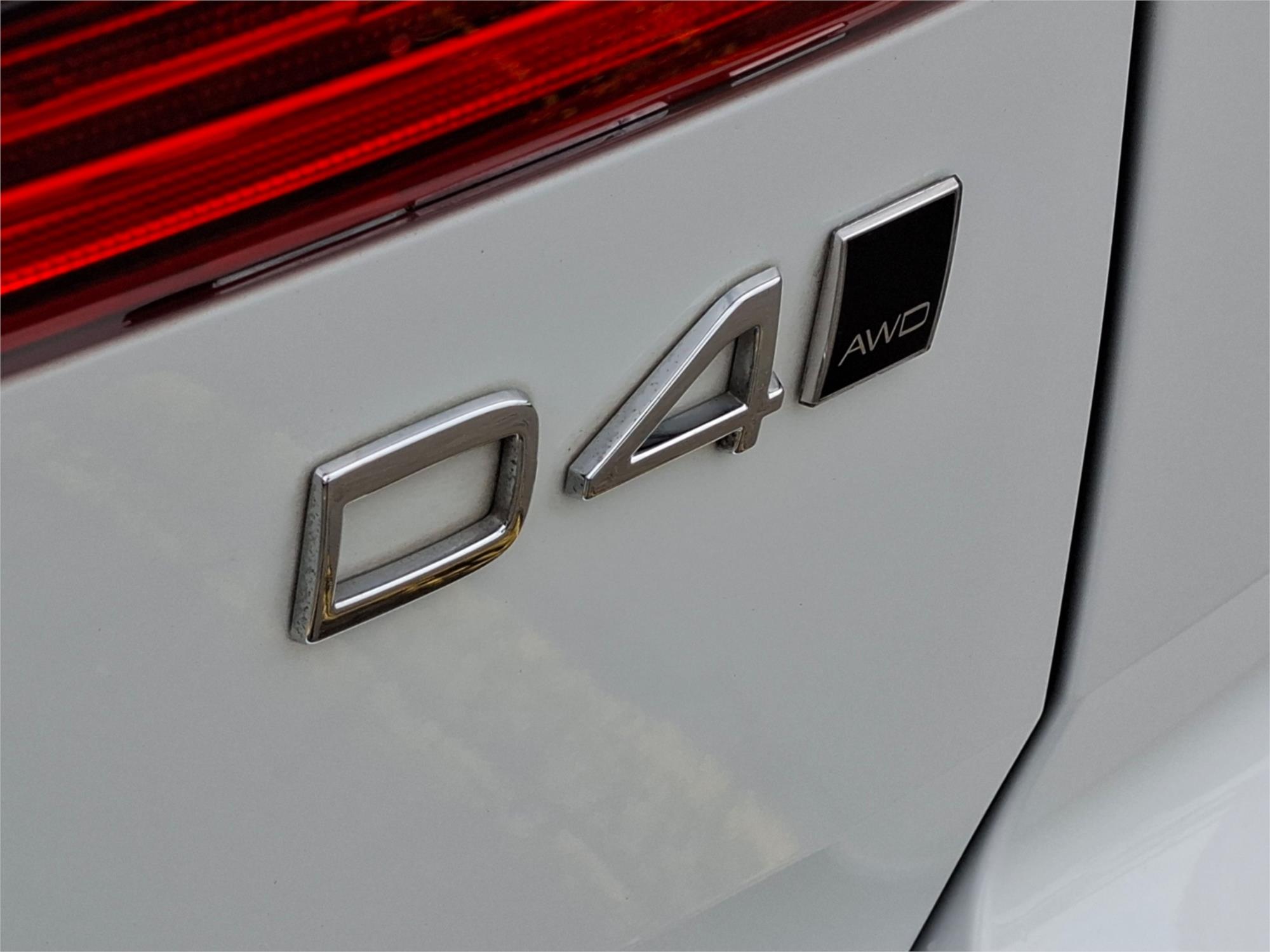 2020 VOLVO XC60 246 MY20 D4 MOMENTUM (AWD) 8 SP AUTOMATIC GEARTRONIC 4D WAGON