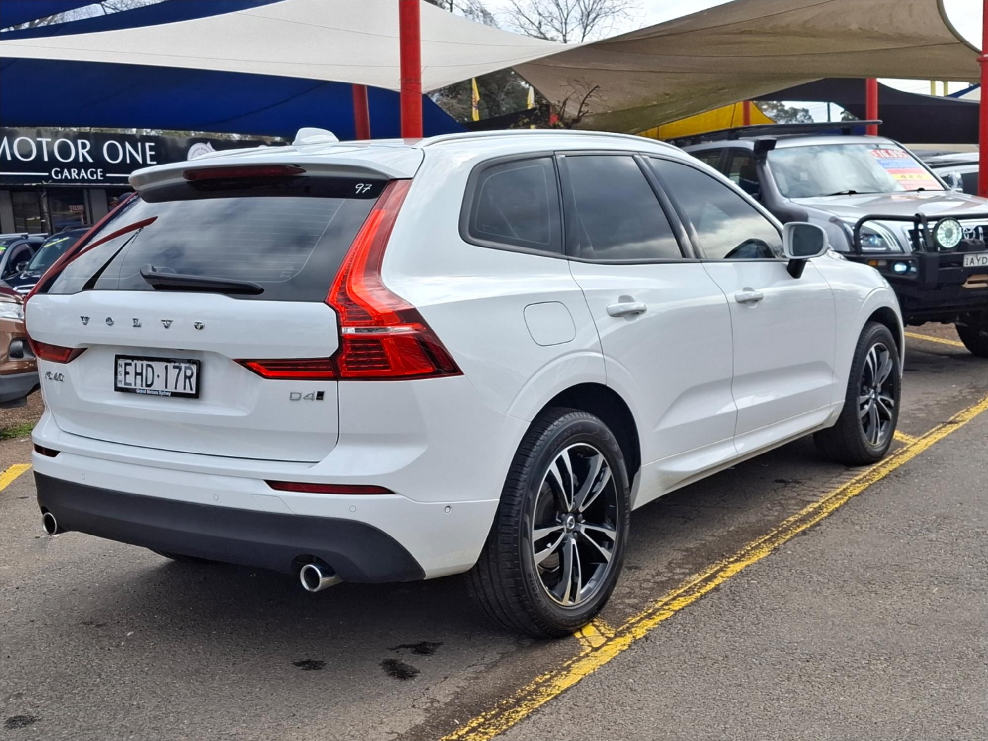 2020 VOLVO XC60 246 MY20 D4 MOMENTUM (AWD) 8 SP AUTOMATIC GEARTRONIC 4D WAGON