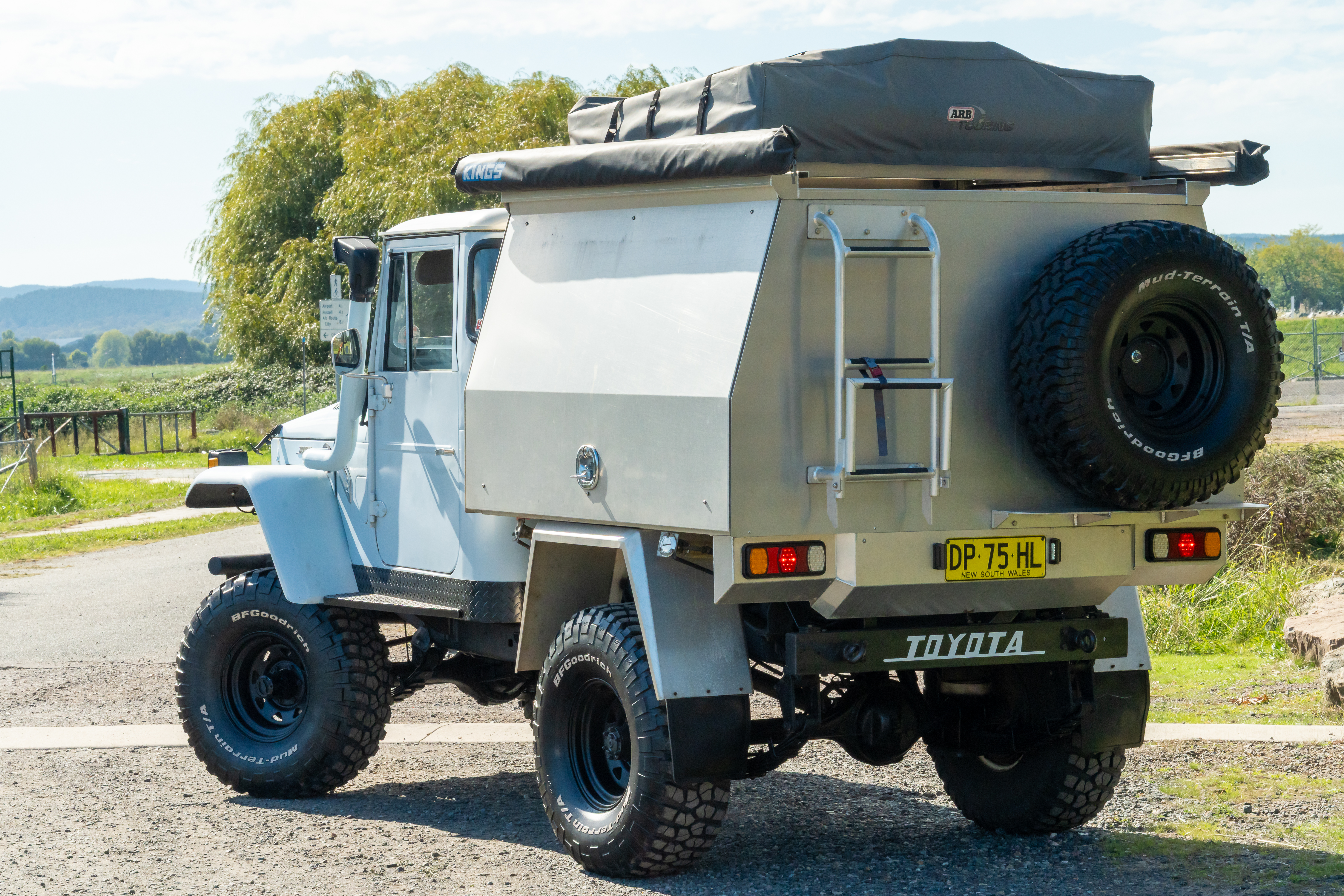 1/1981 TOYOTA LANDCRUISER 4x4 5 SP MANUAL 2D UTILITY