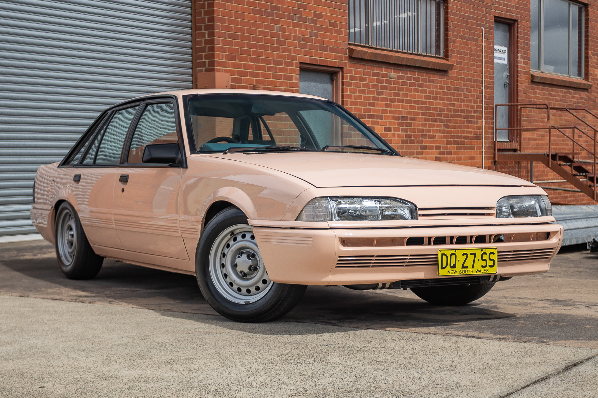 6/1988 HOLDEN COMMODORE VL EXECUTIVE 5 SP MANUAL 4D SEDAN