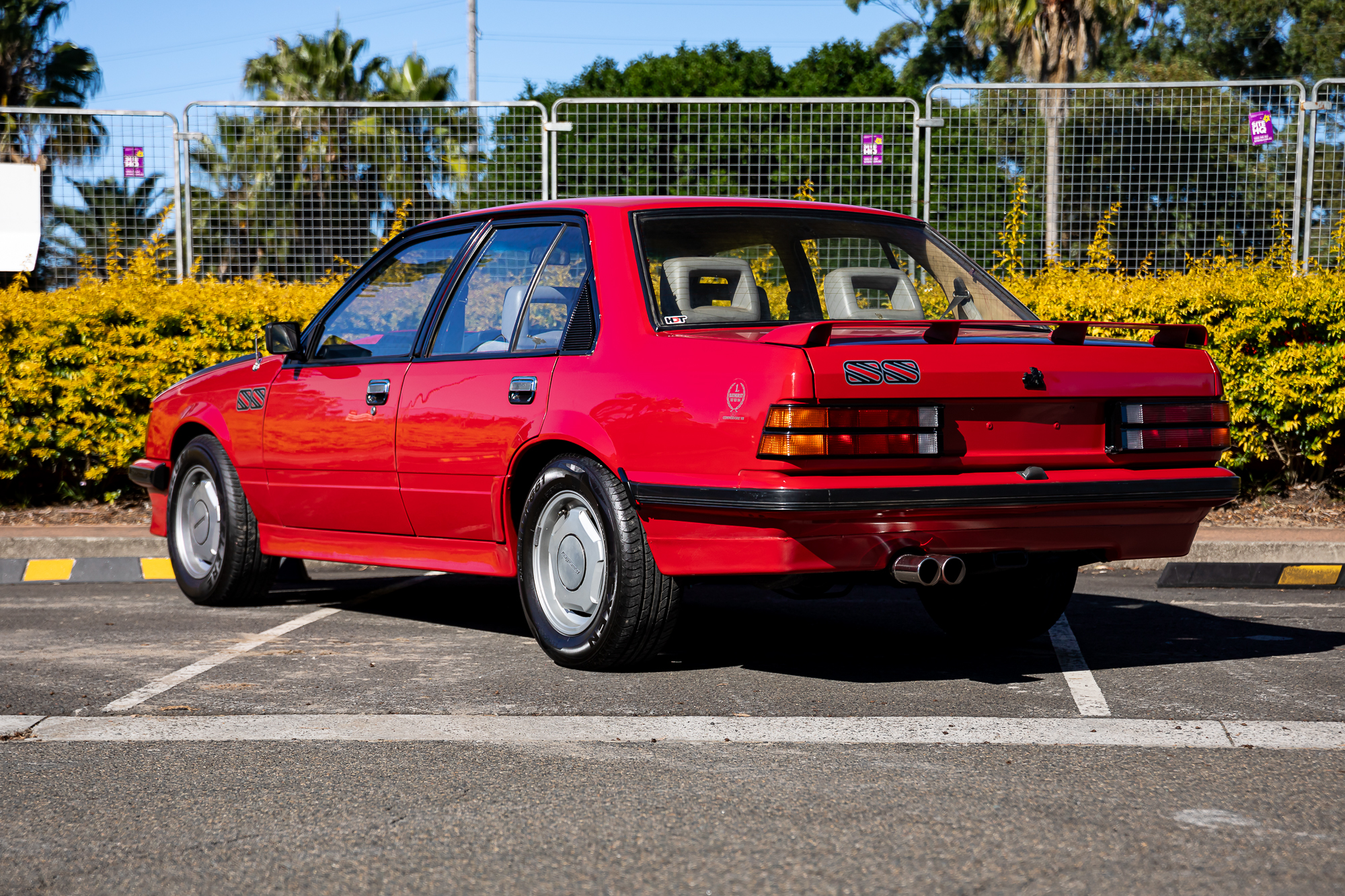9/1981 HOLDEN COMMODORE VH SL AUTOMATIC SEDAN