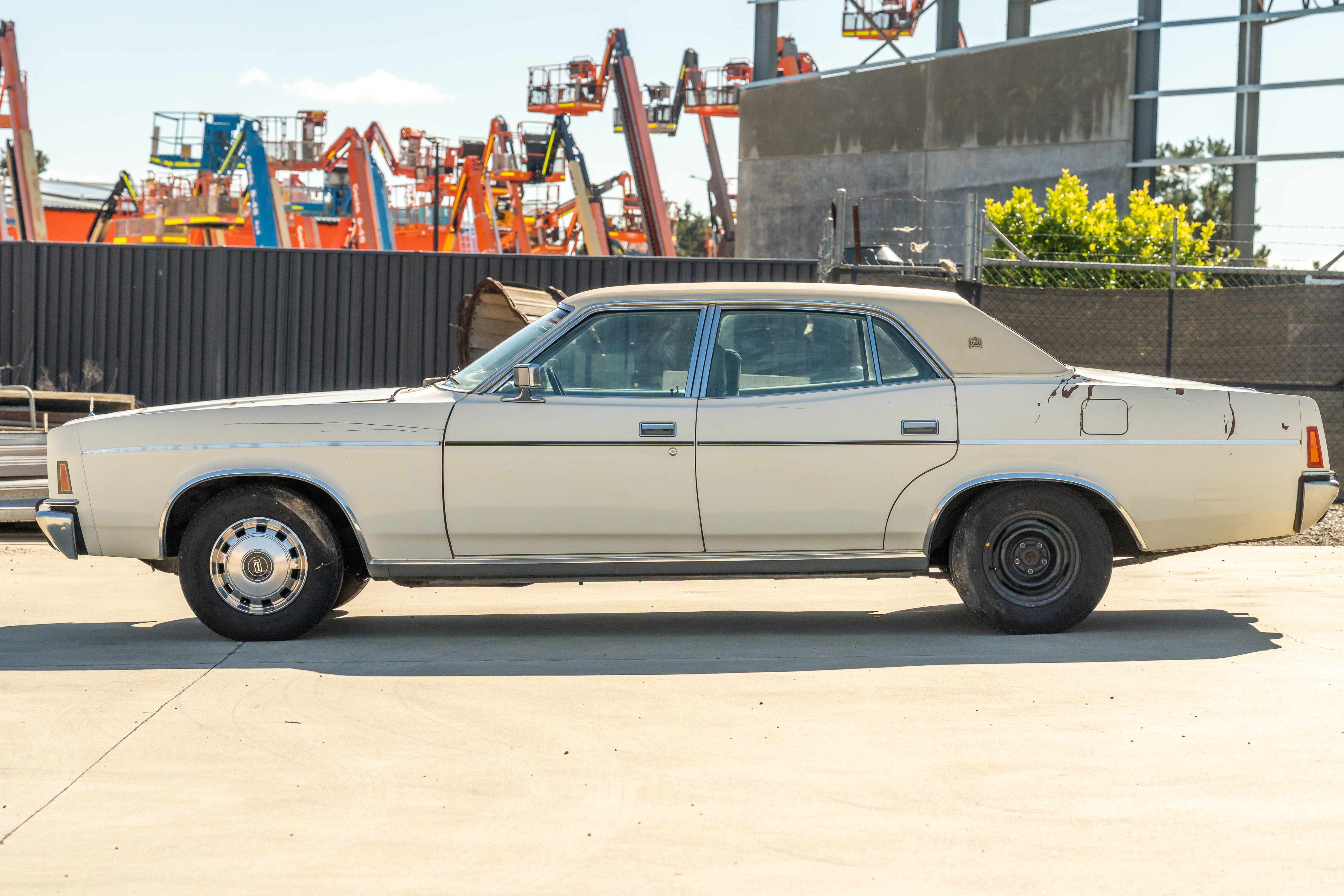 12/1977 FORD LTD 3 SP AUTOMATIC 4D SEDAN
