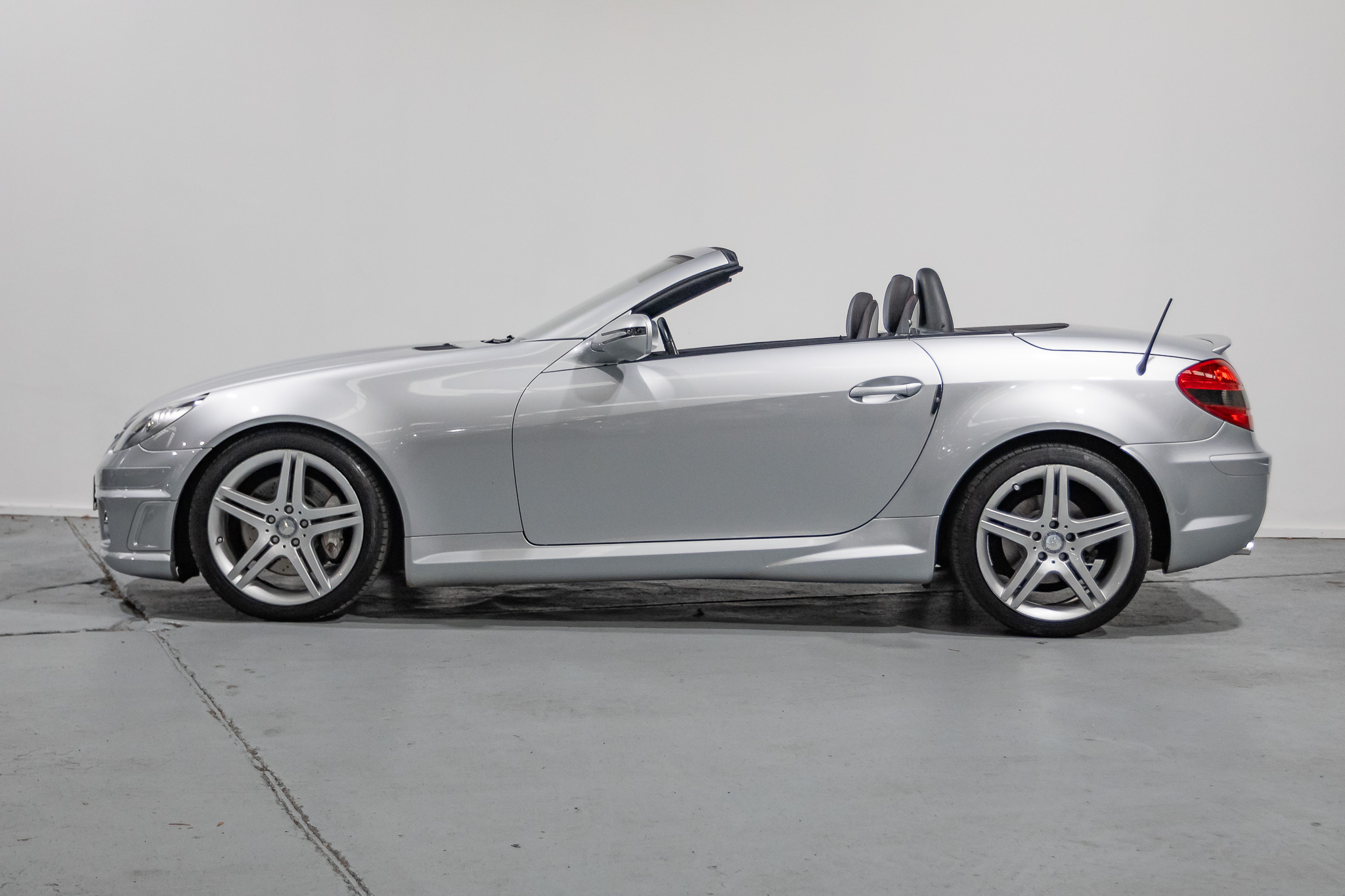 09/2010 MERCEDES-BENZ SLK R171 MY10 300 7 SP AUTOMATIC G-TRONIC 2D CONVERTIBLE