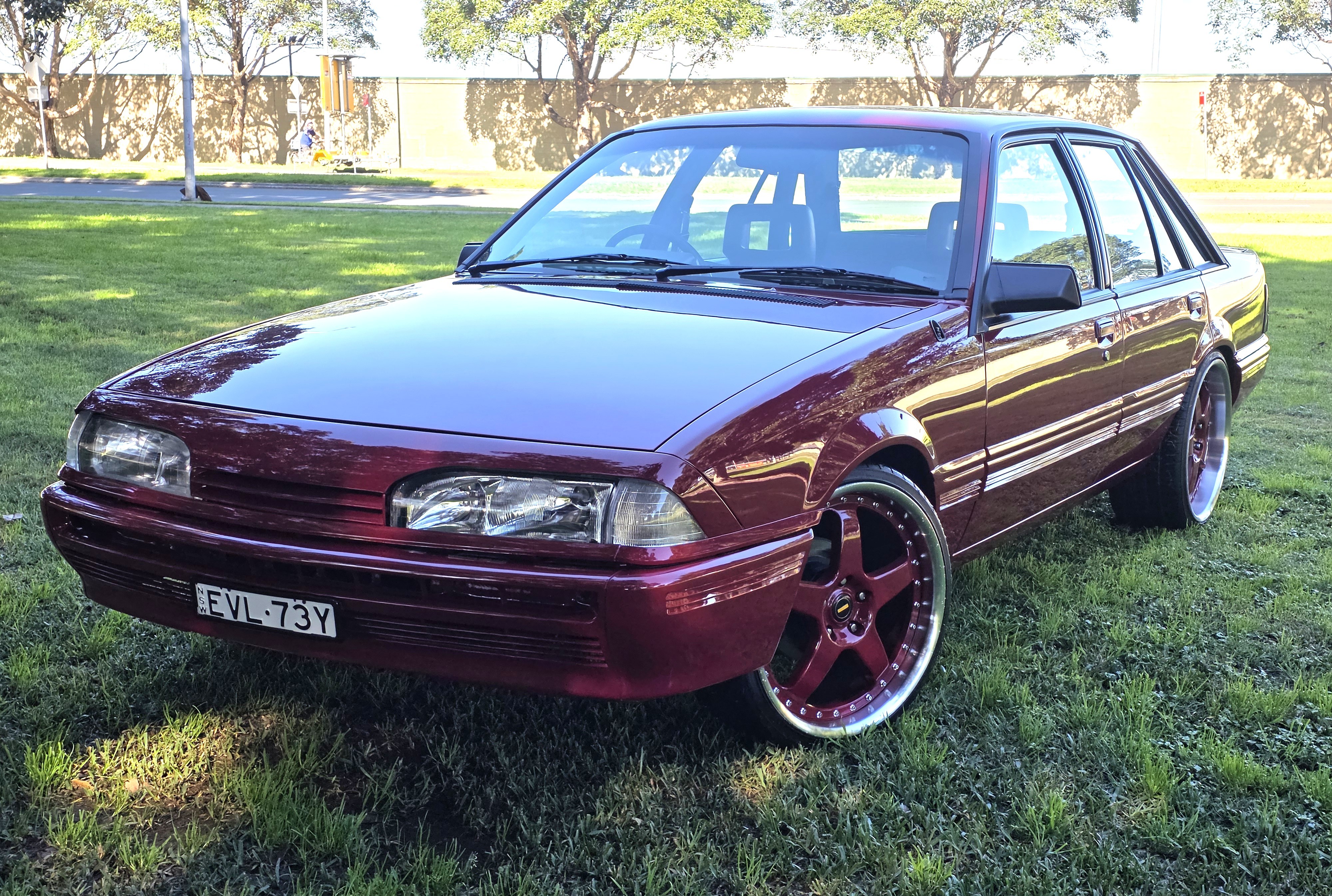 04/1987 HOLDEN COMMODORE VL EXECUTIVE 3 SP AUTOMATIC 4D SEDAN