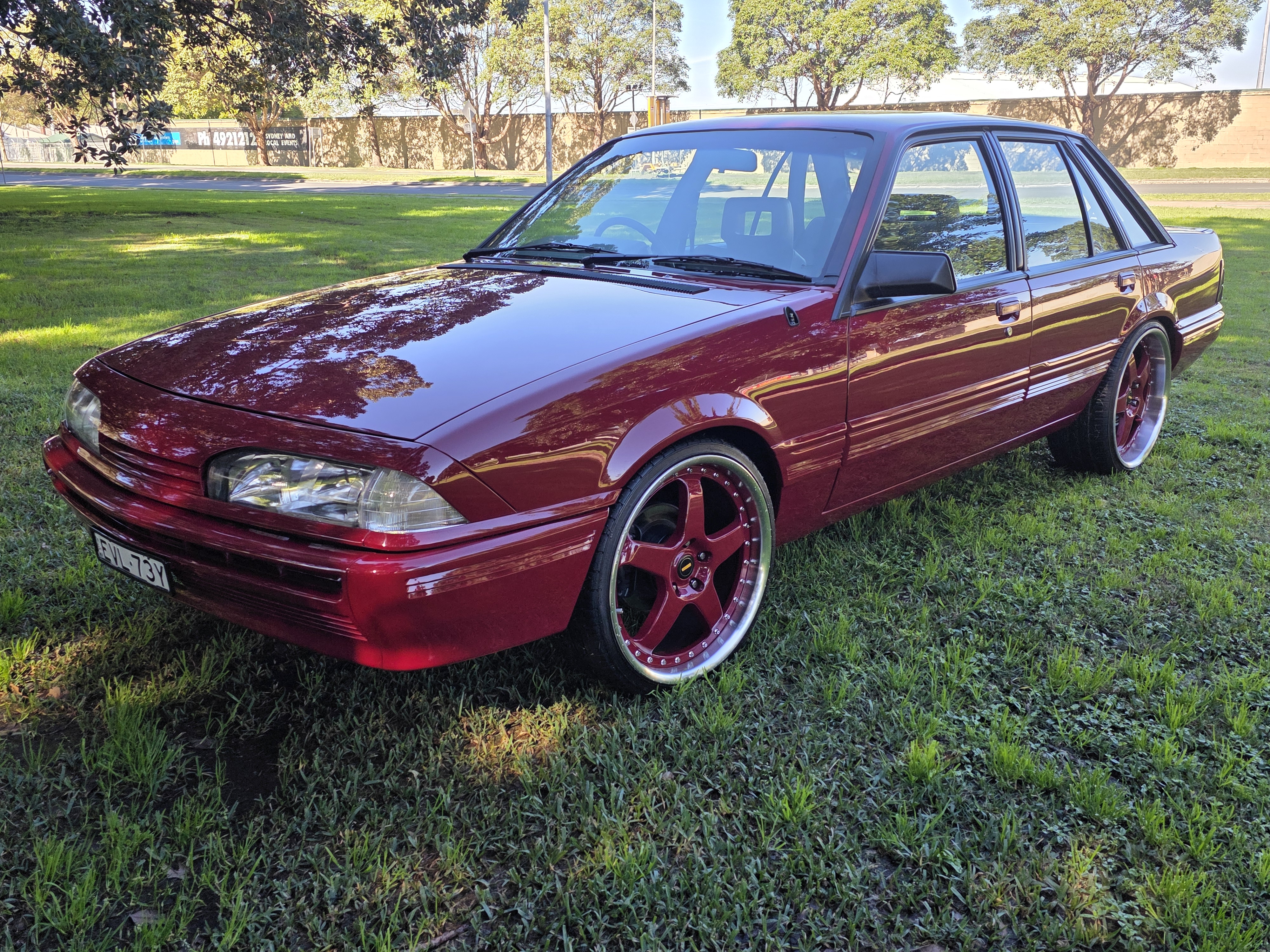 04/1987 HOLDEN COMMODORE VL EXECUTIVE 3 SP AUTOMATIC 4D SEDAN