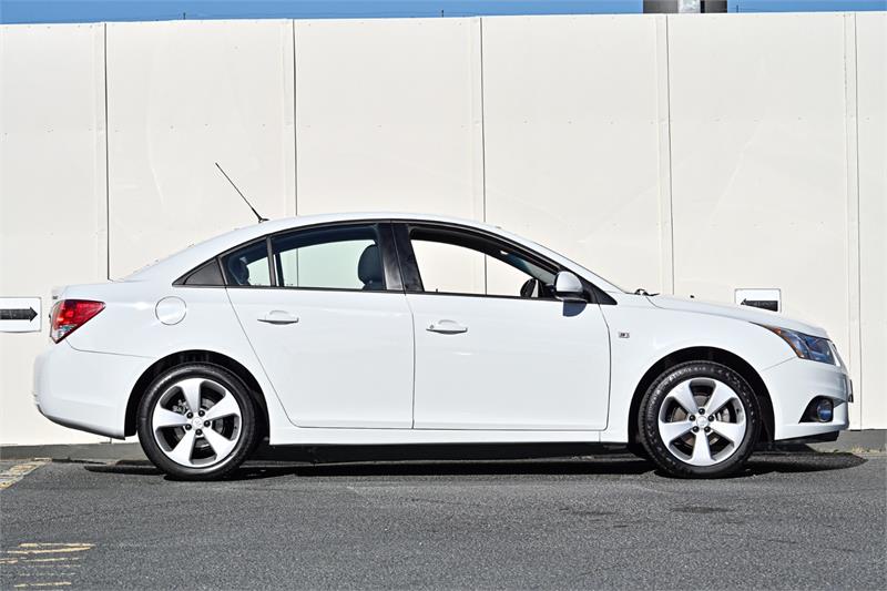 2014 HOLDEN CRUZE JH MY14 EQUIPE 6 SP AUTOMATIC 4D SEDAN