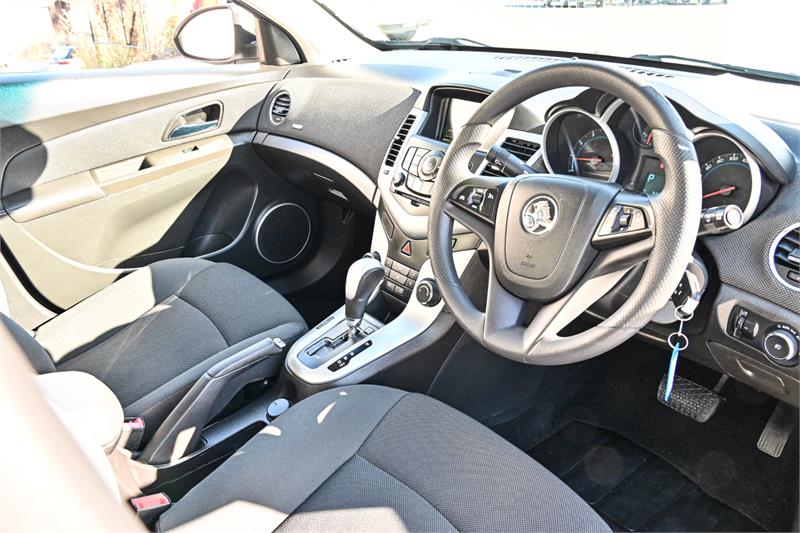 2014 HOLDEN CRUZE JH MY14 EQUIPE 6 SP AUTOMATIC 4D SEDAN