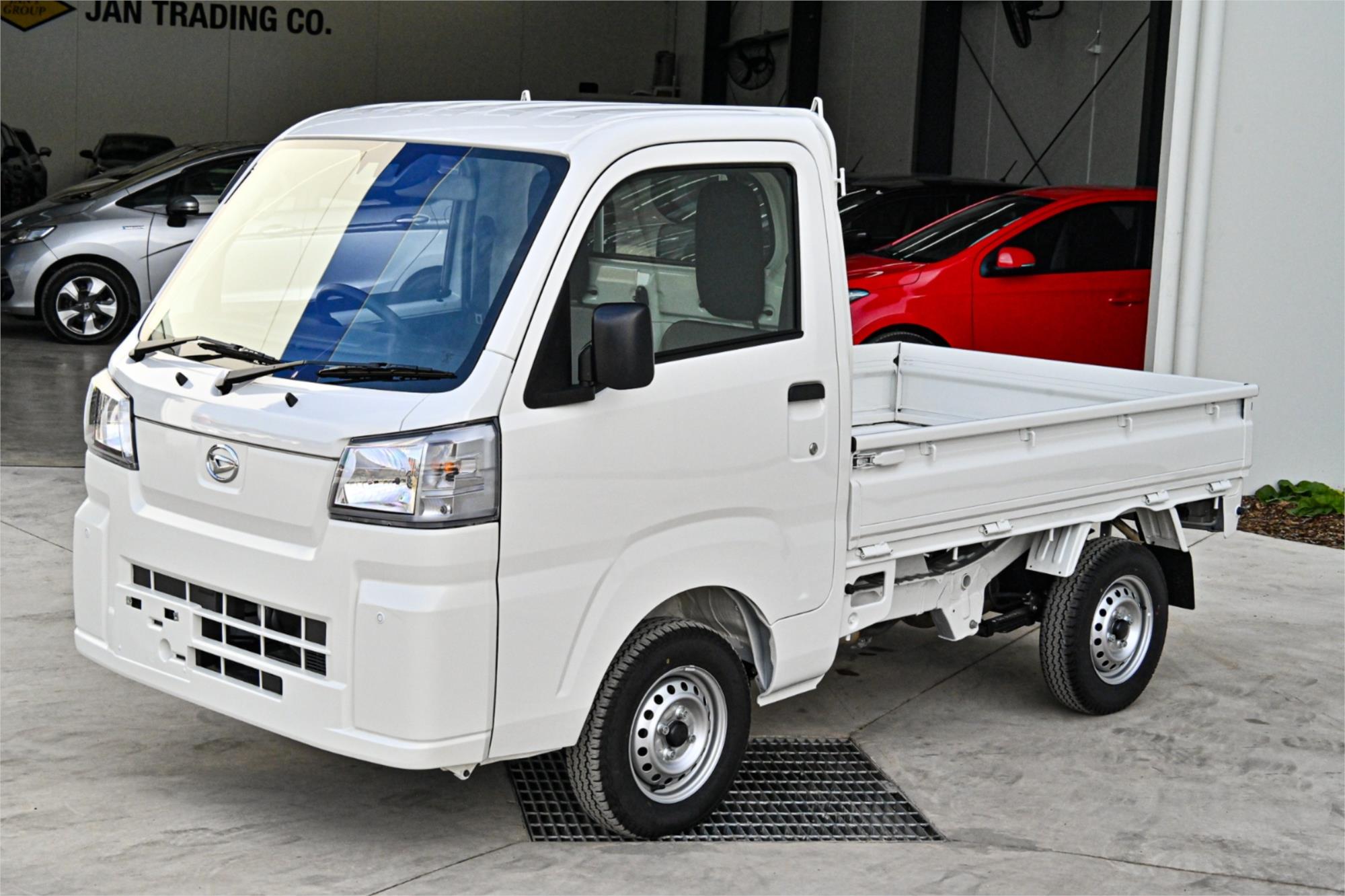 2024 DAIHATSU HI-JET AUTOMATIC 2D UTILITY