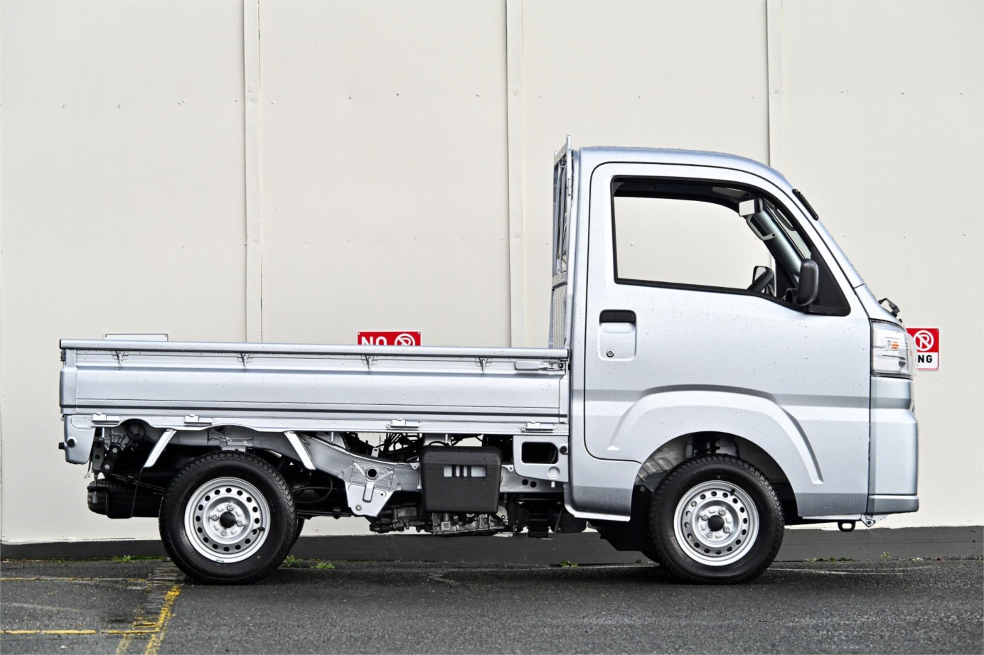 2024 DAIHATSU HI-JET AUTOMATIC 2D UTILITY