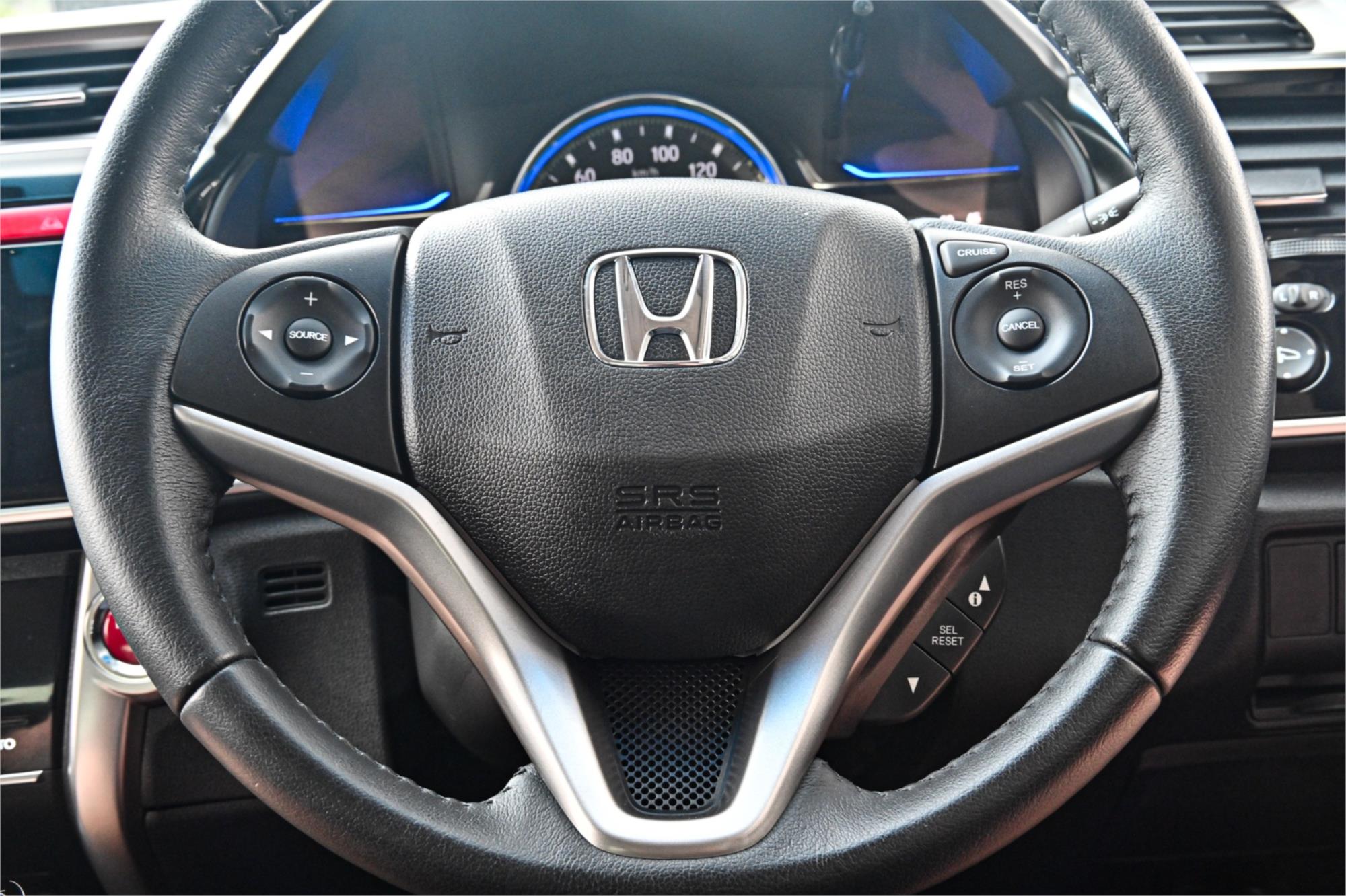2016 HONDA GRACE AUTOMATIC SEDAN