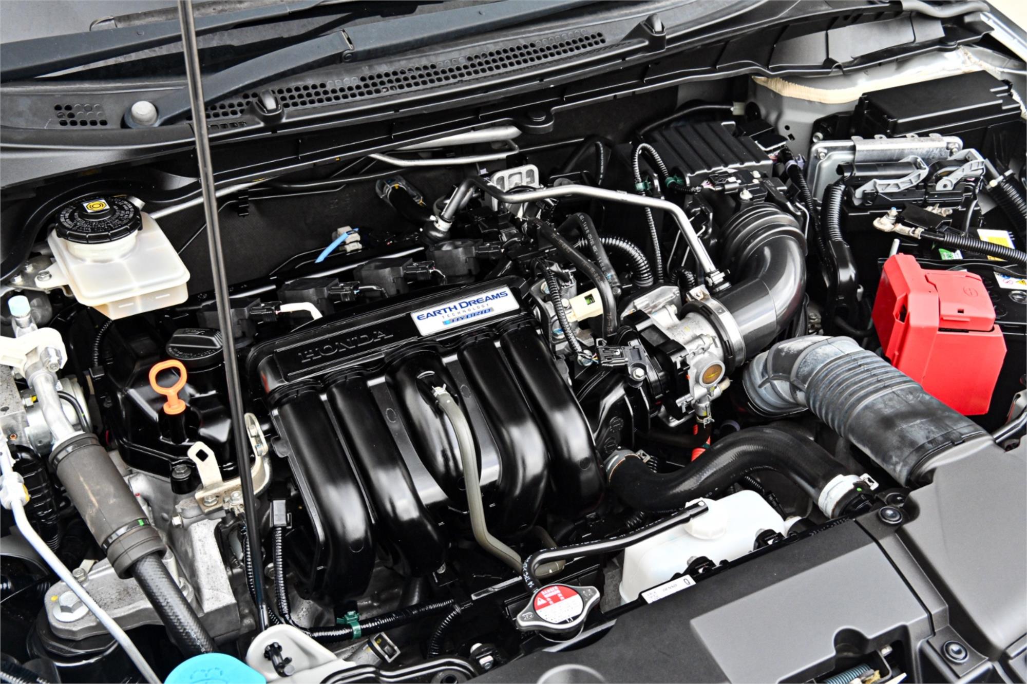 2016 HONDA GRACE AUTOMATIC SEDAN