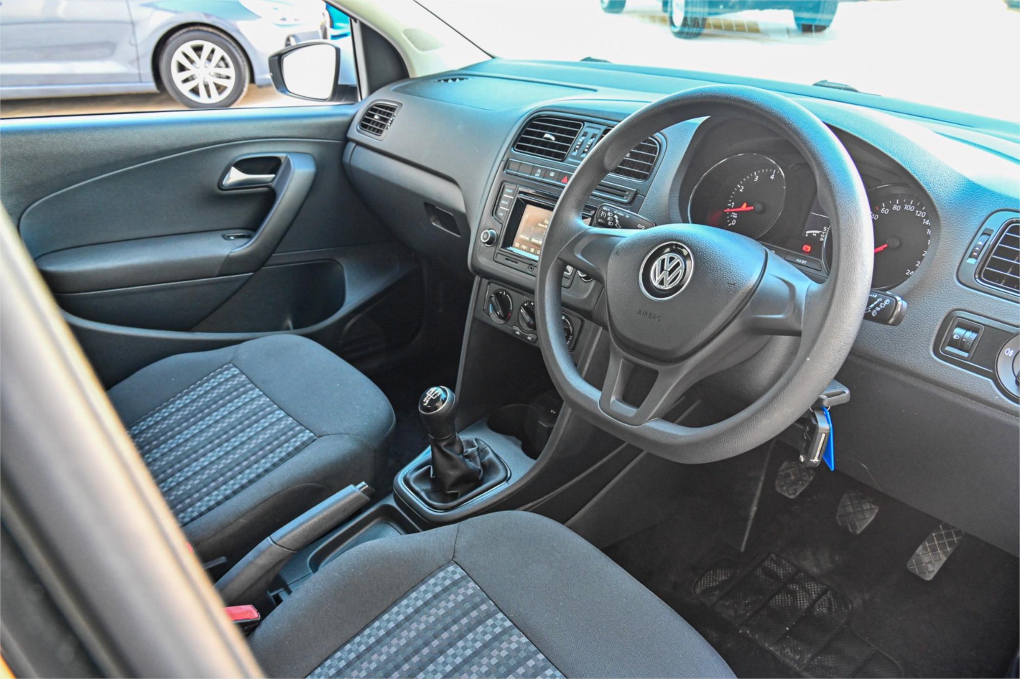 2015 VOLKSWAGEN POLO 6R MY15 66 TSI TRENDLINE 5 SP MANUAL 5D HATCHBACK