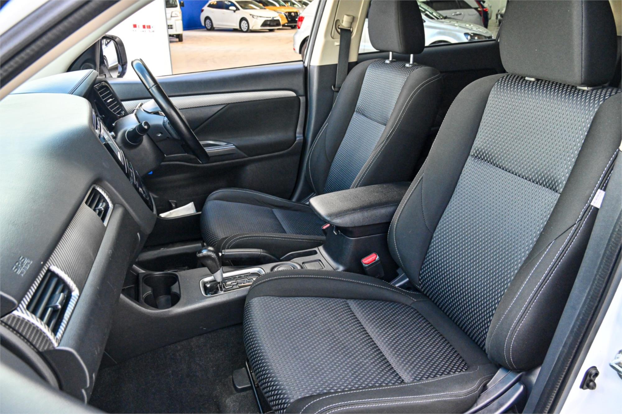 2016 MITSUBISHI OUTLANDER ZK MY16 LS (4x2) CONTINUOUS VARIABLE 4D WAGON