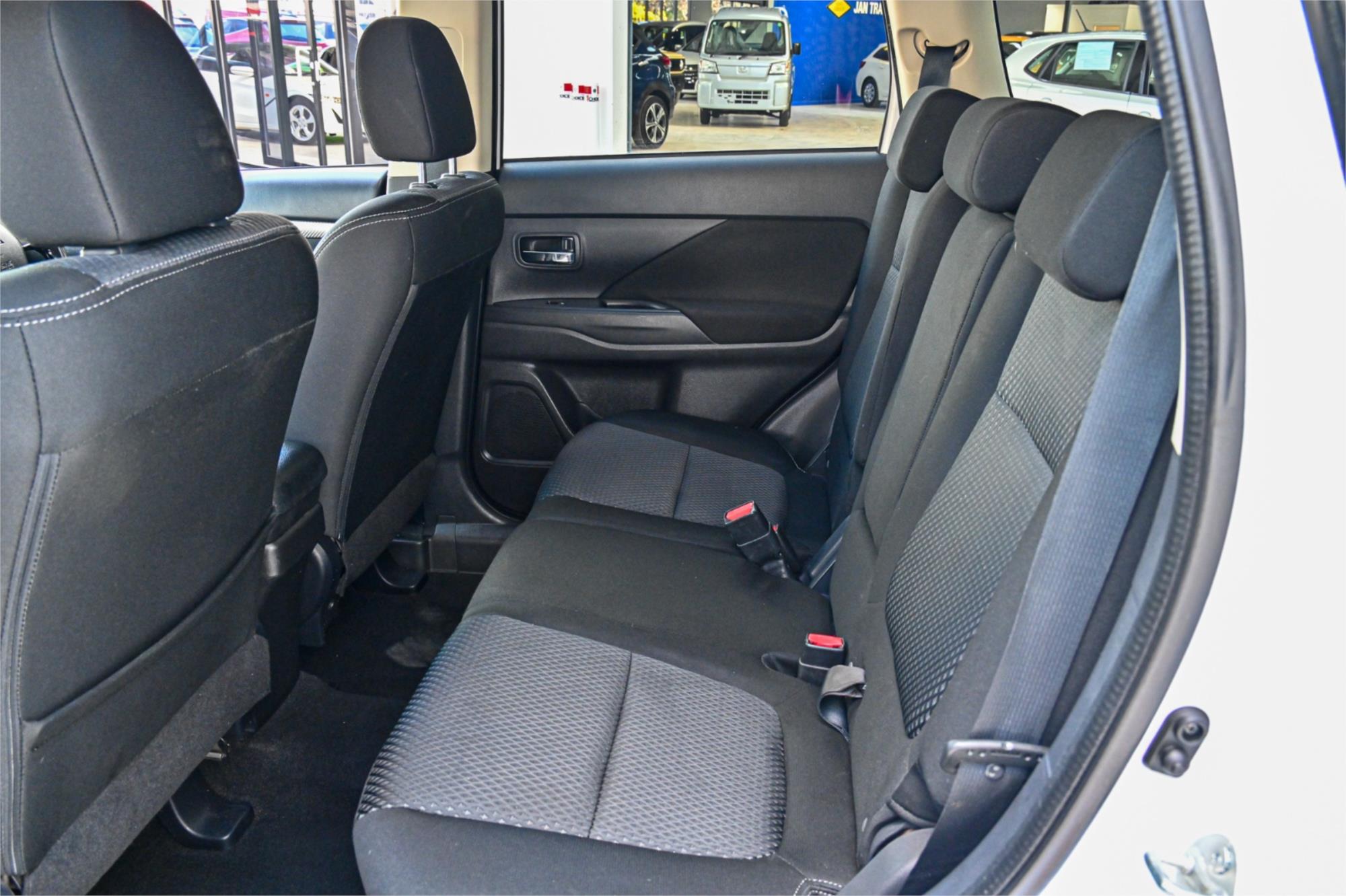 2016 MITSUBISHI OUTLANDER ZK MY16 LS (4x2) CONTINUOUS VARIABLE 4D WAGON