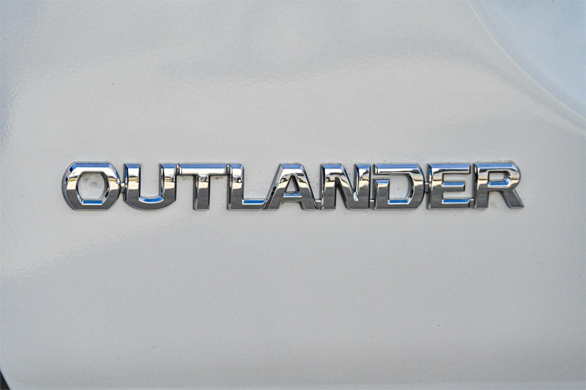 2016 MITSUBISHI OUTLANDER ZK MY16 LS (4x2) CONTINUOUS VARIABLE 4D WAGON