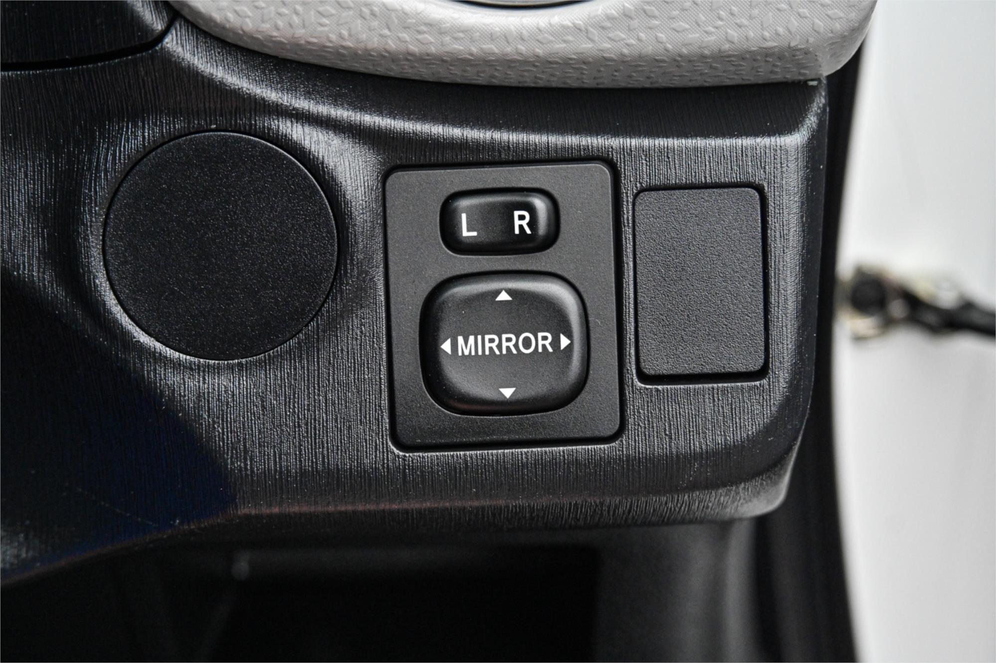 2012 TOYOTA YARIS NCP130R YR 4 SP AUTOMATIC 3D HATCHBACK