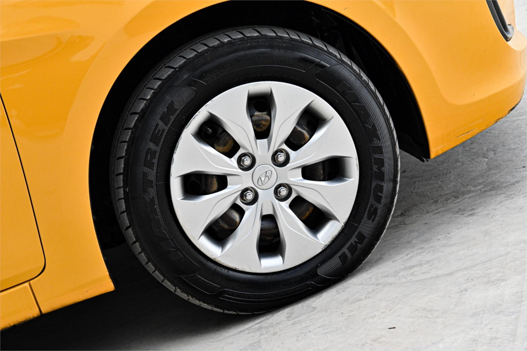 2014 HYUNDAI ACCENT RB2 MY15 ACTIVE 4 SP AUTOMATIC 5D HATCHBACK