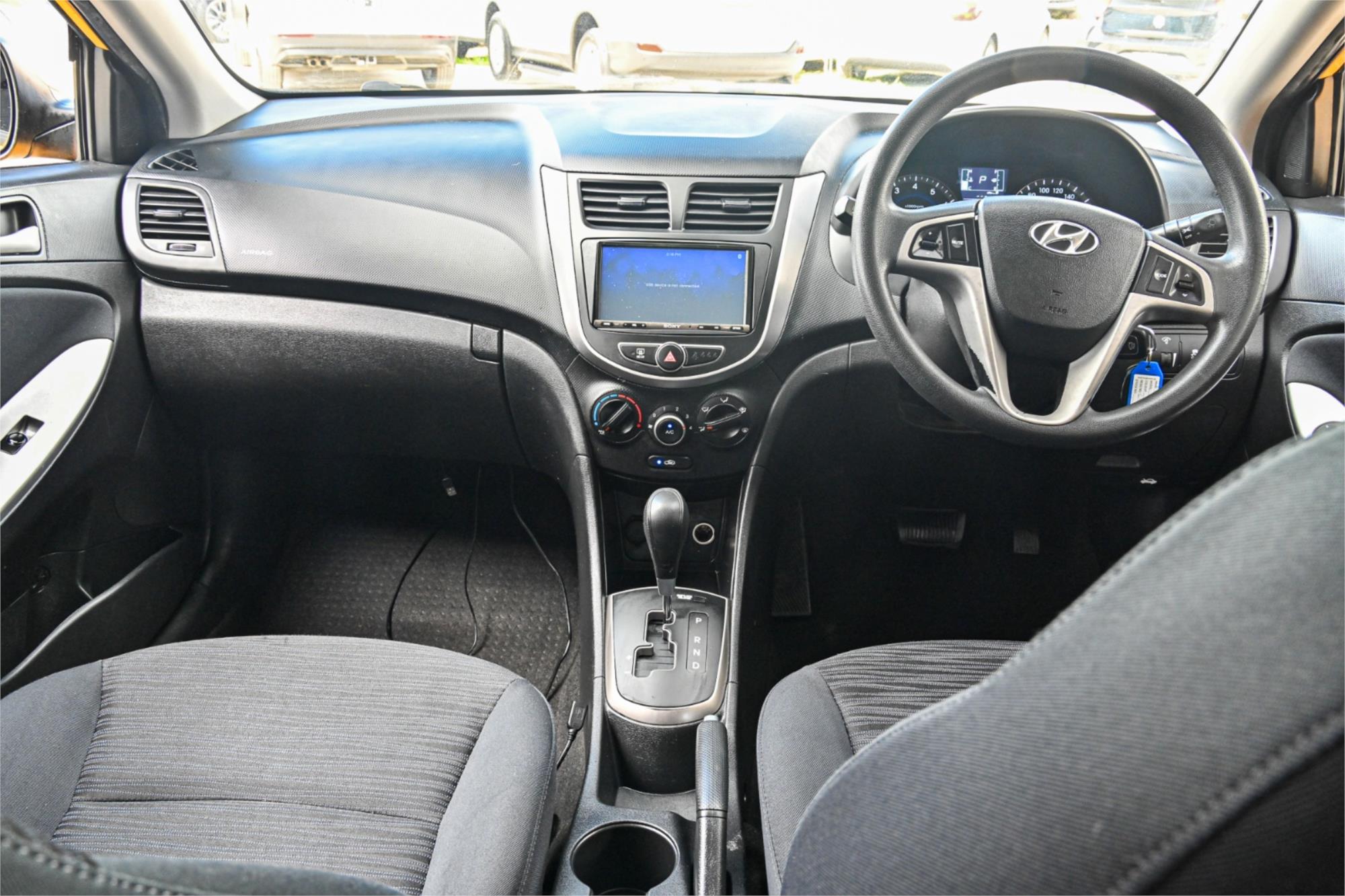 2014 HYUNDAI ACCENT RB2 MY15 ACTIVE 4 SP AUTOMATIC 5D HATCHBACK