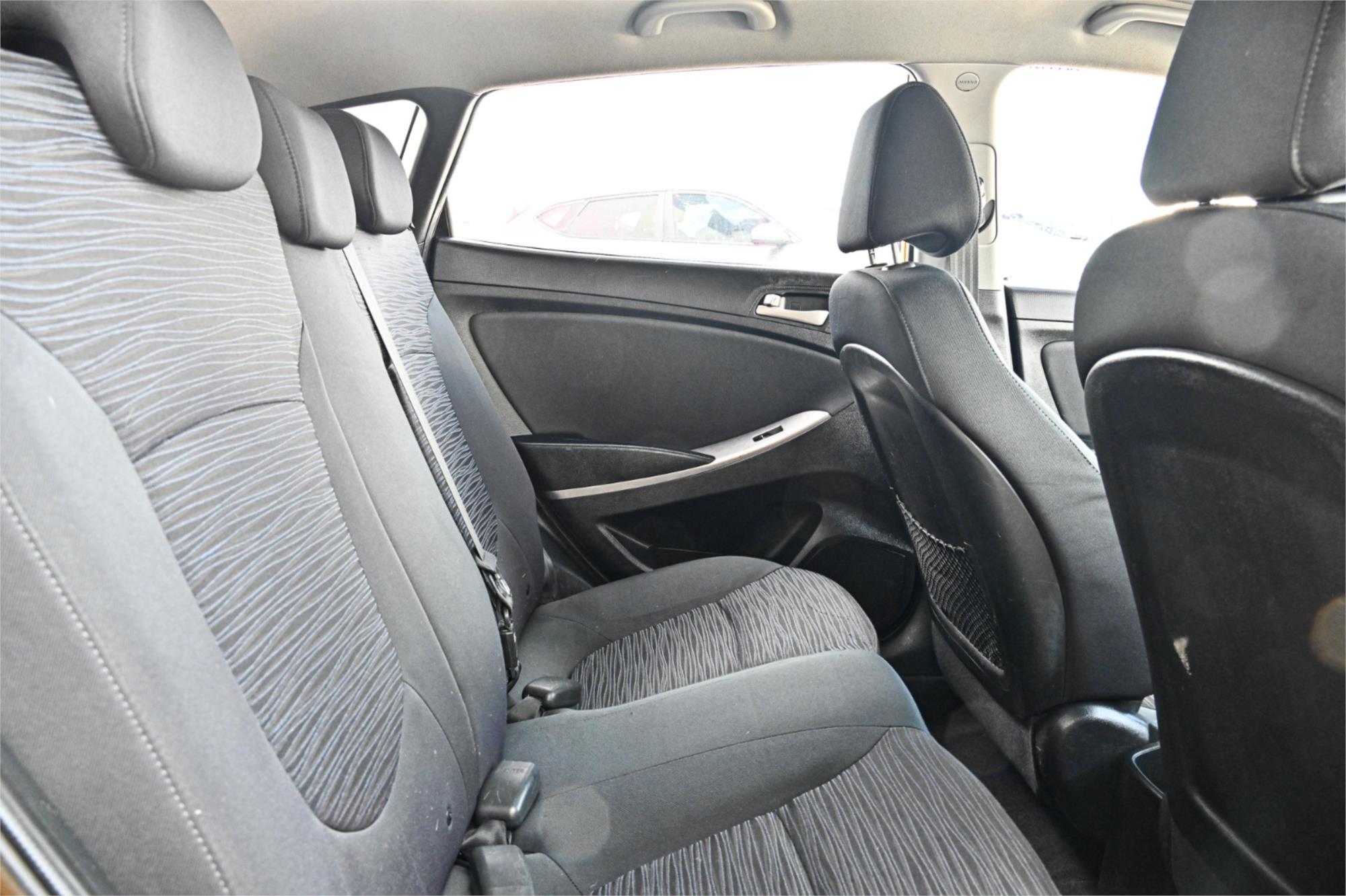 2014 HYUNDAI ACCENT RB2 MY15 ACTIVE 4 SP AUTOMATIC 5D HATCHBACK
