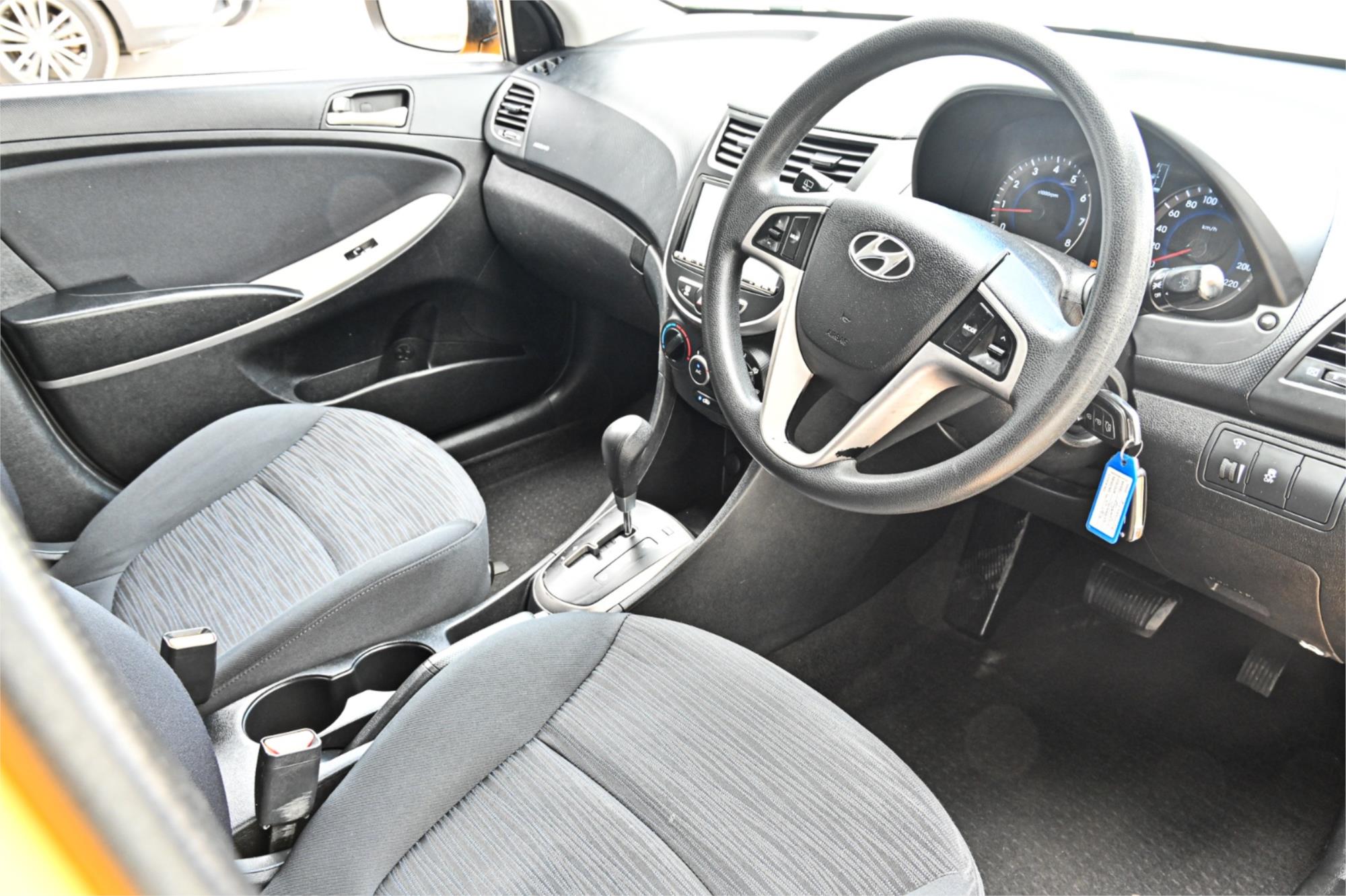 2014 HYUNDAI ACCENT RB2 MY15 ACTIVE 4 SP AUTOMATIC 5D HATCHBACK